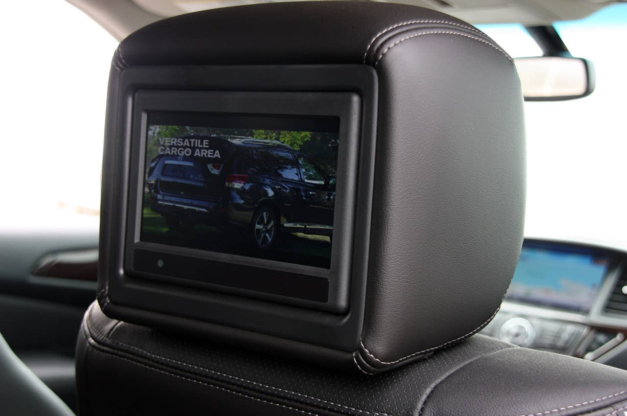 2013 Nissan Pathfinder rear seat television monitor