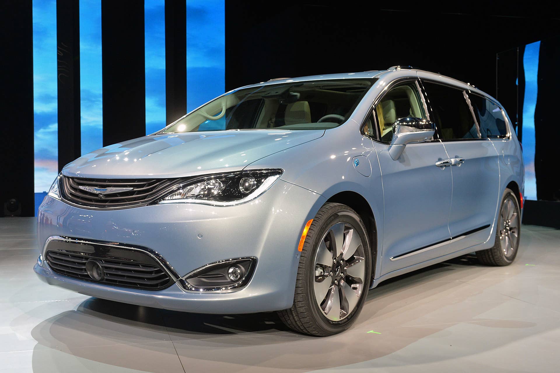 Production Truck: 2017 Chrysler Pacifica