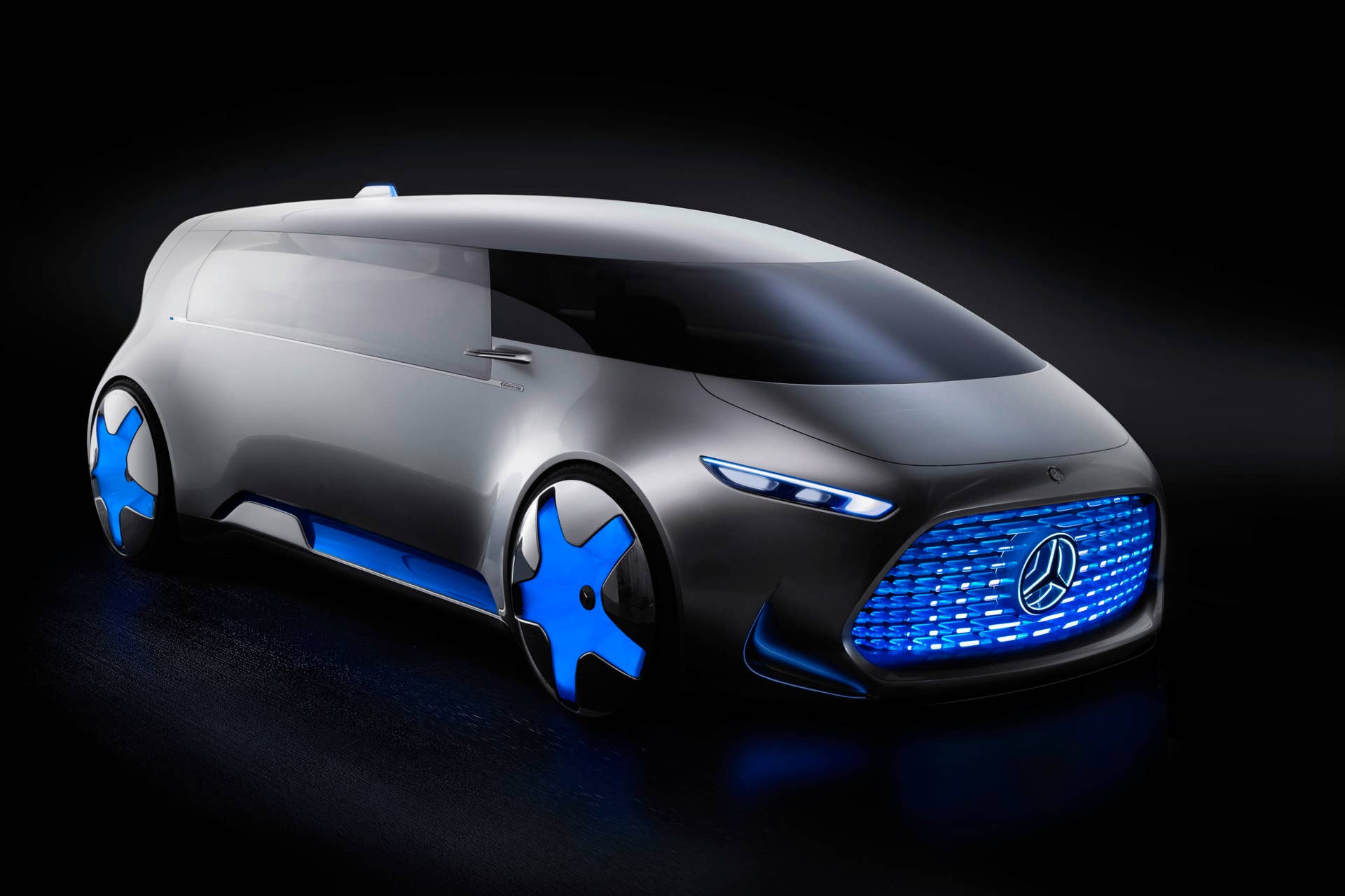 silver mercedes vision tokyo concept three quarters side