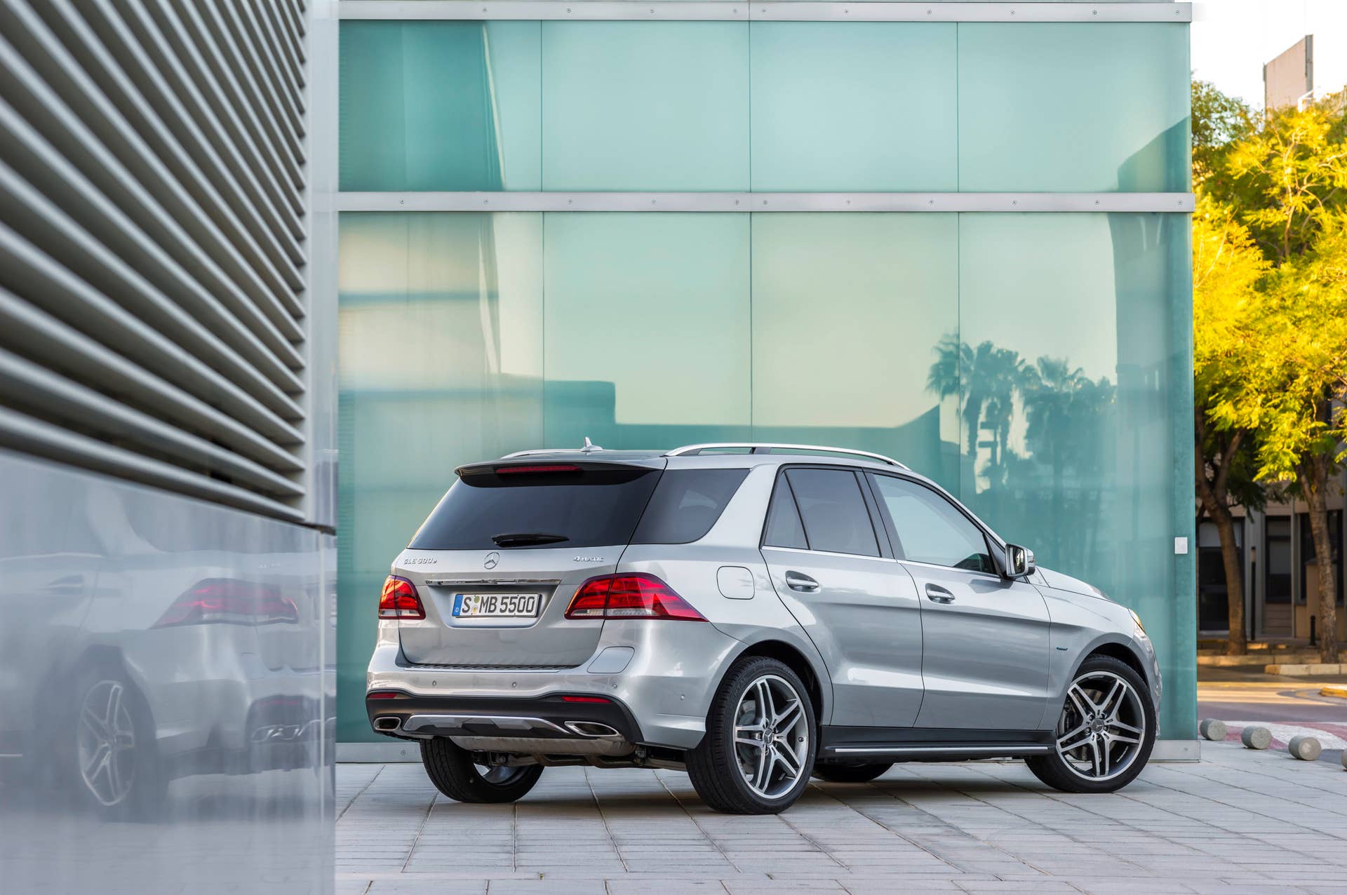 mercedes gle550e rear reflection