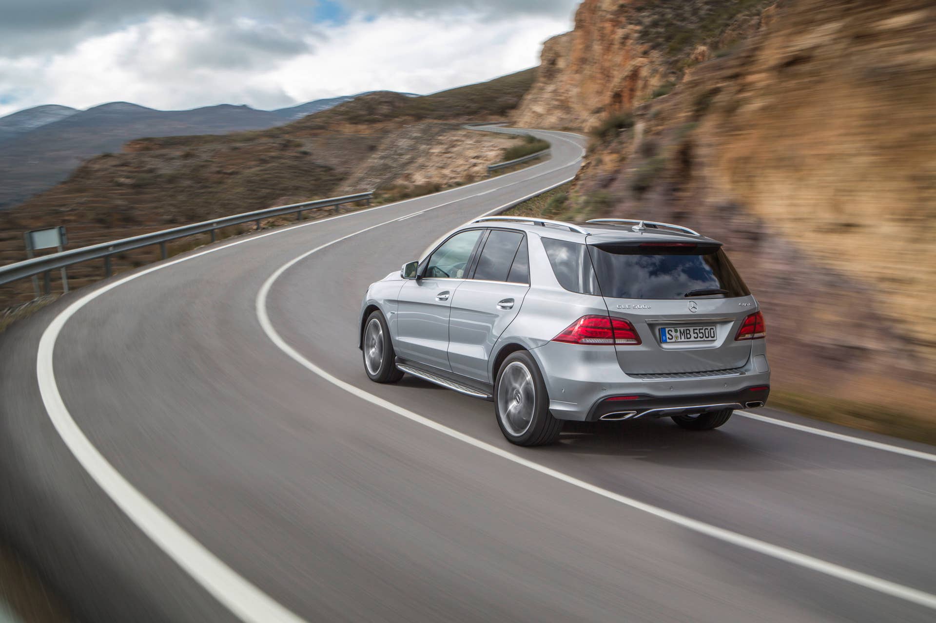 mercedes gle550e rear road