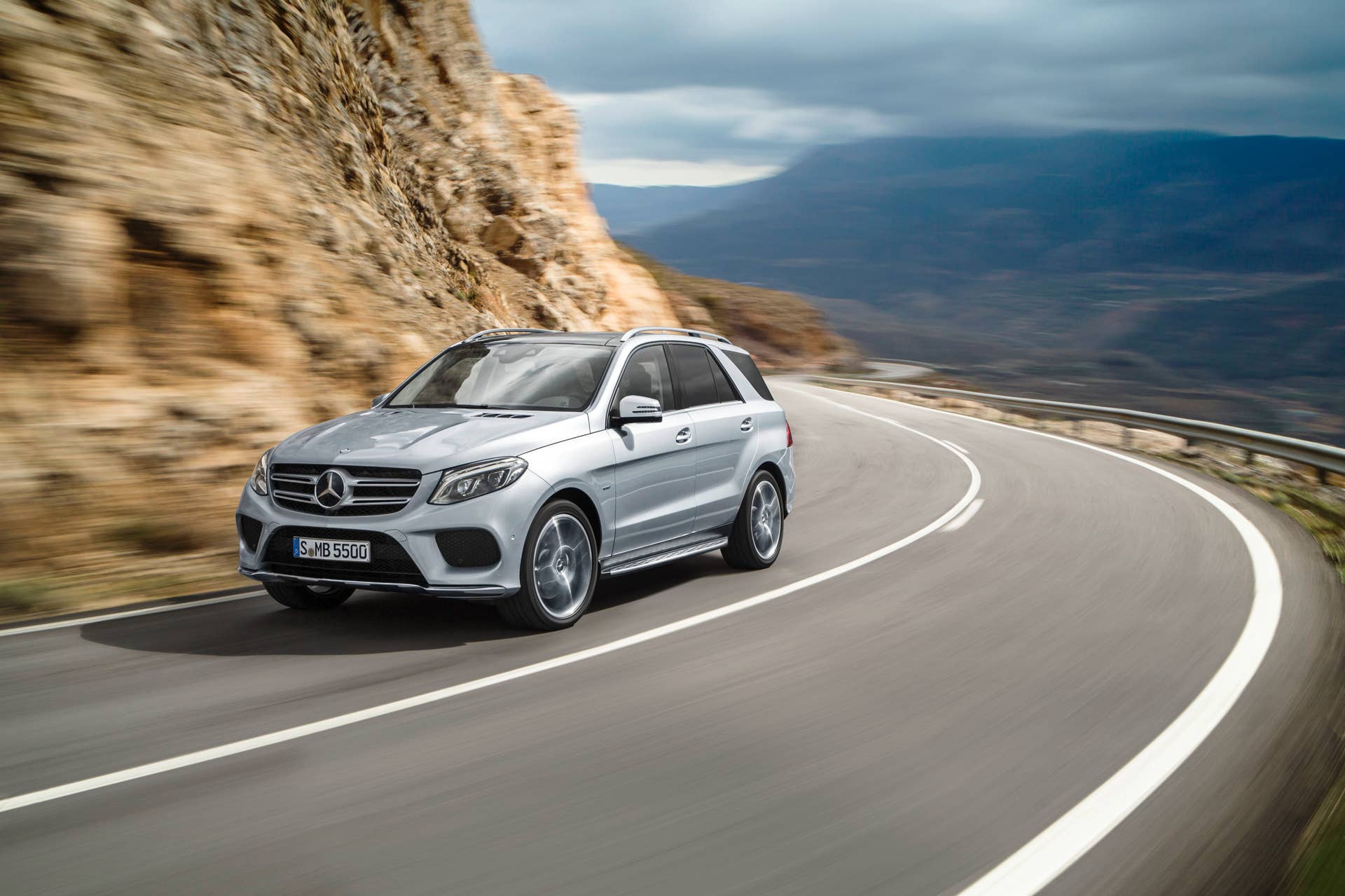mercedes gle550e on the road