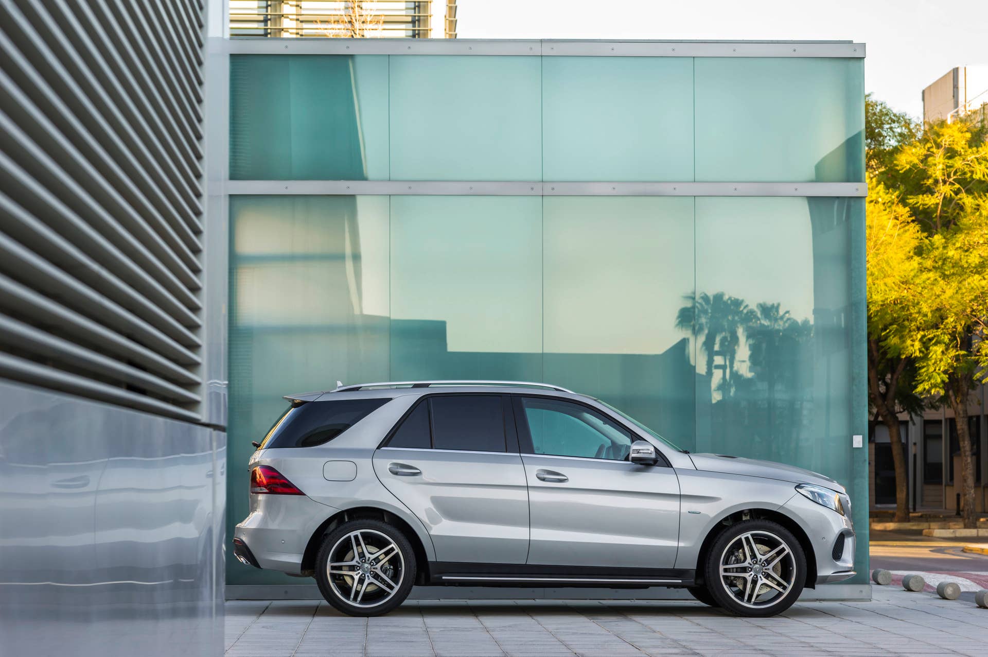 mercedes gle550e profile reflection