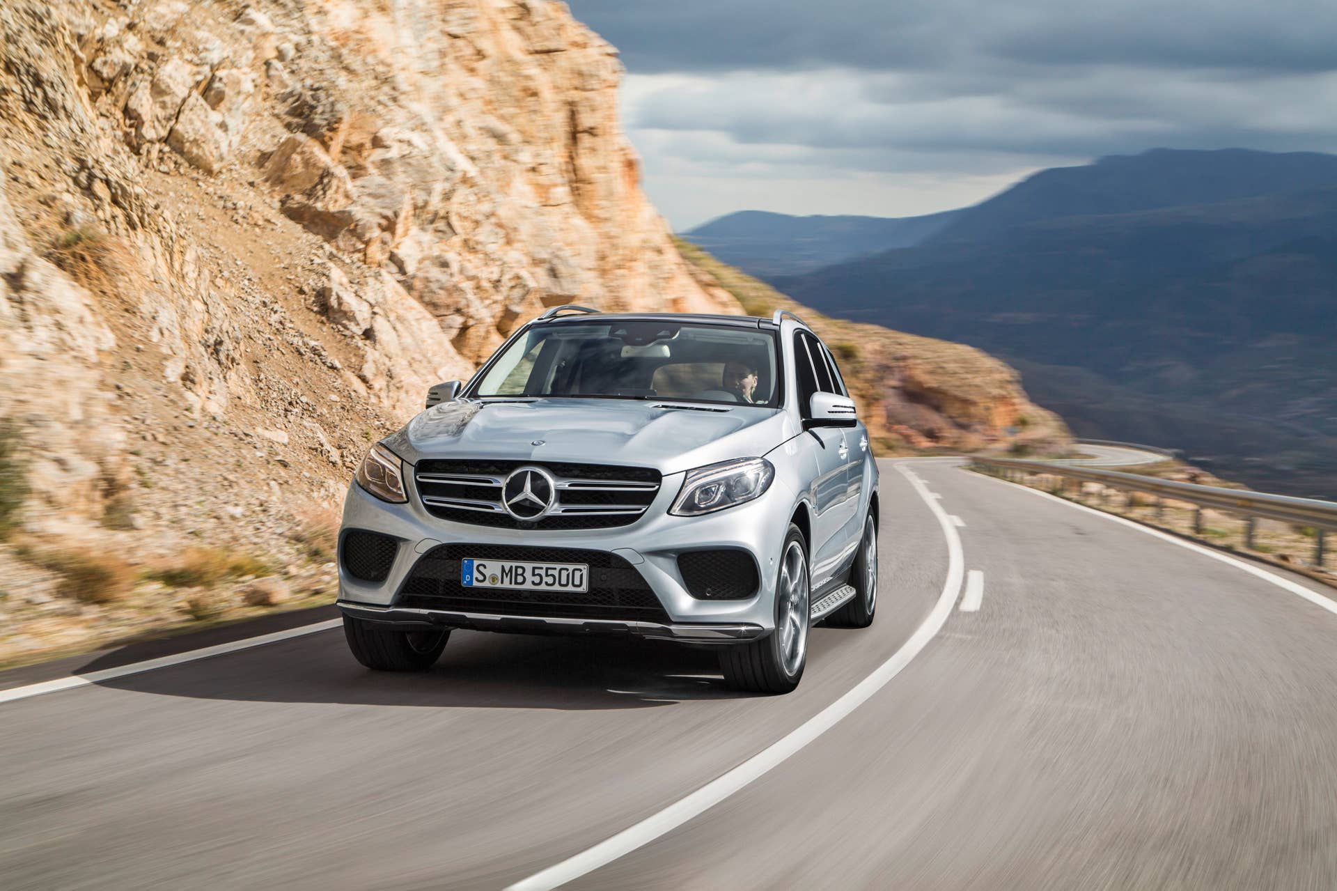 mercedes gle550e front road