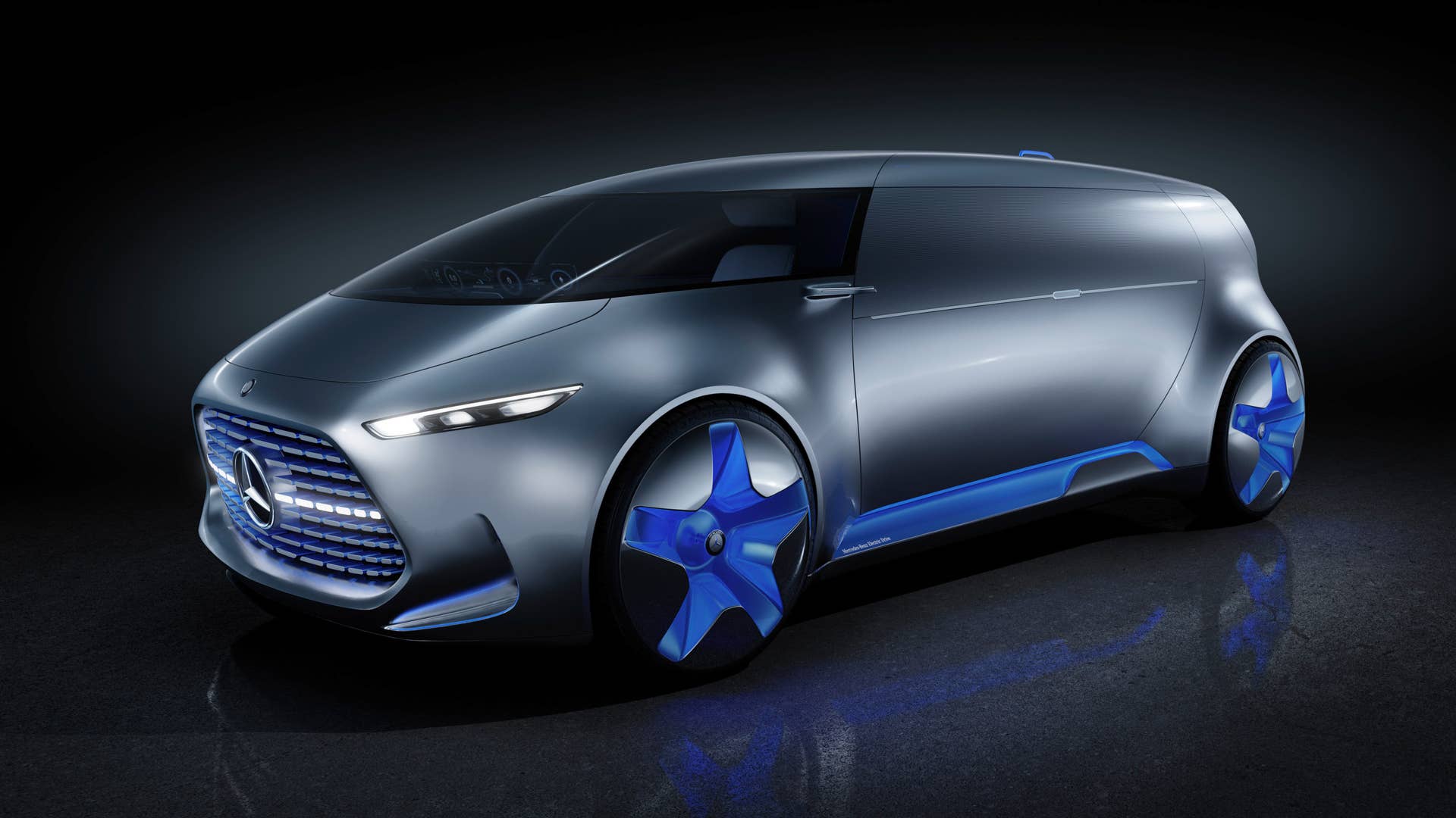 silver mercedes vision tokyo concept three quarters