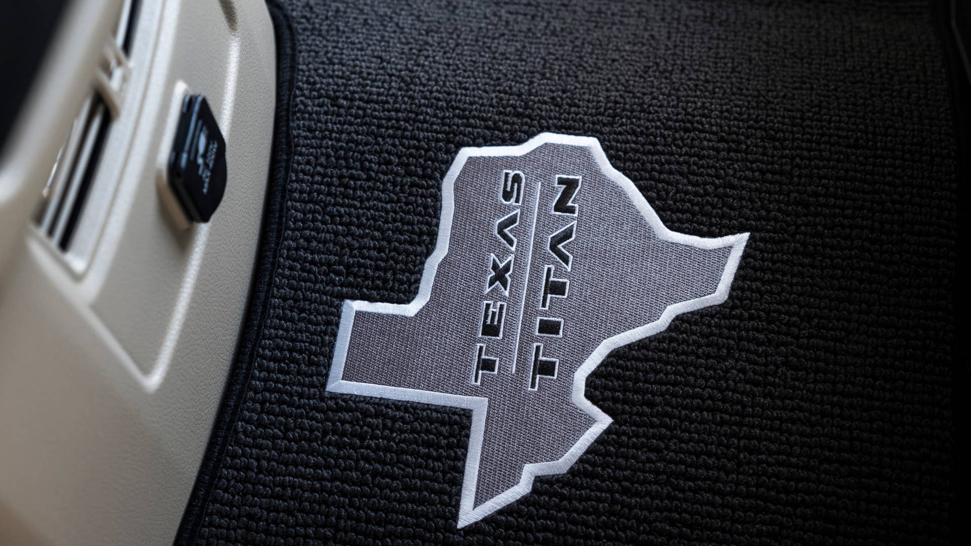 2017 Nissan Texas Titan Rear Floormat Interior