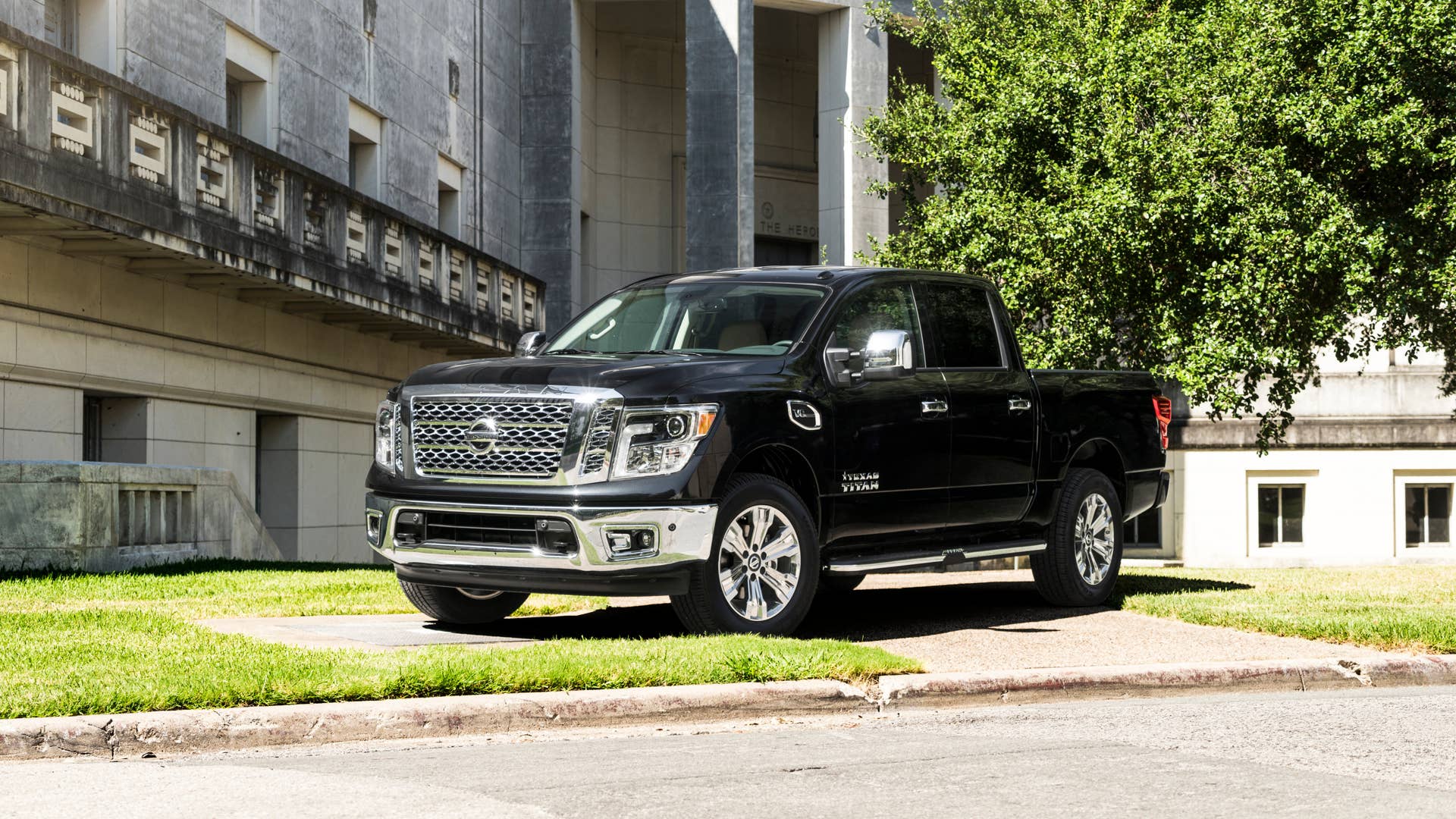 2017 Nissan Texas Titan Front Three Quarter Exterior