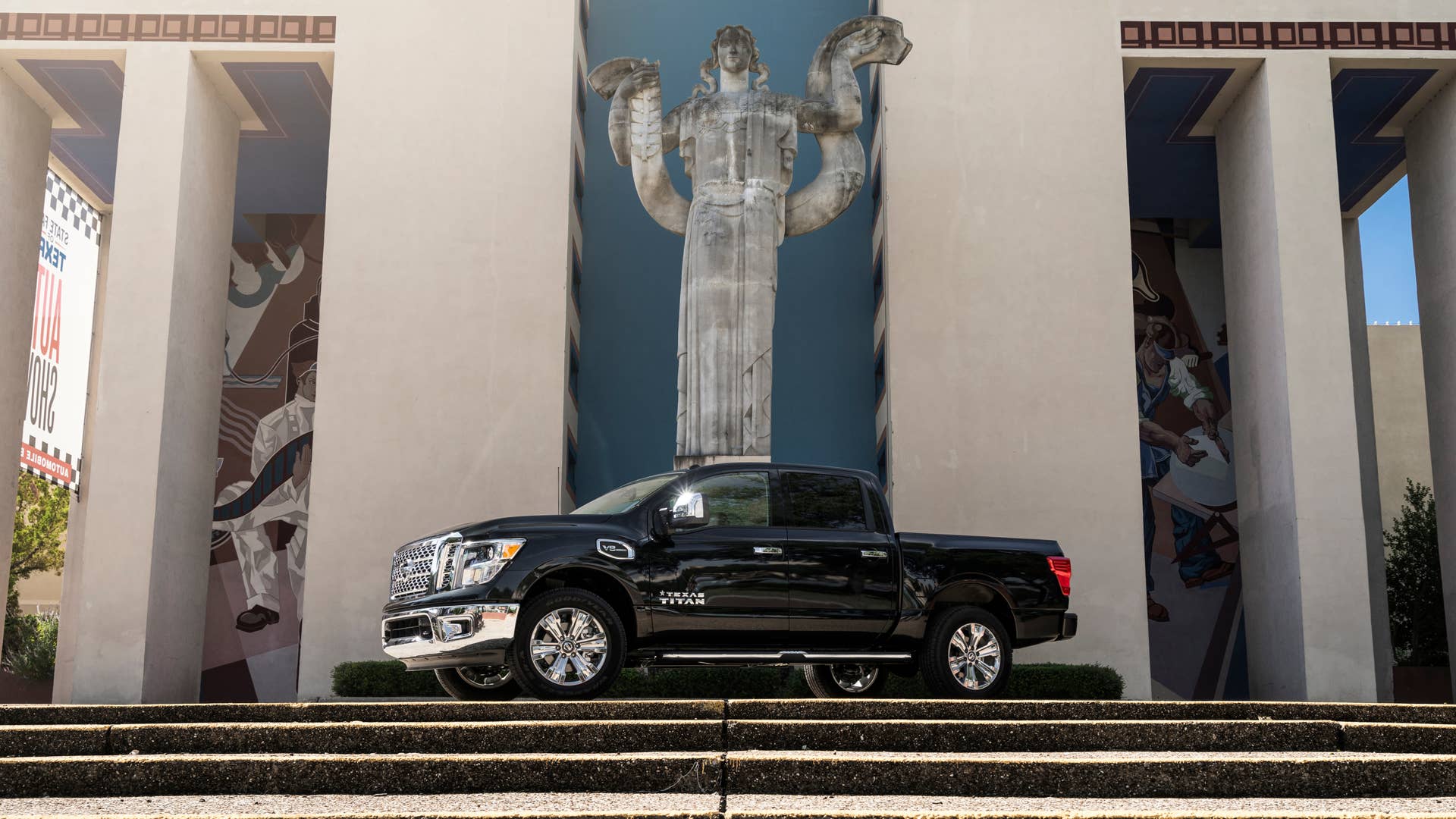 2017 Nissan Texas Titan Side Exterior
