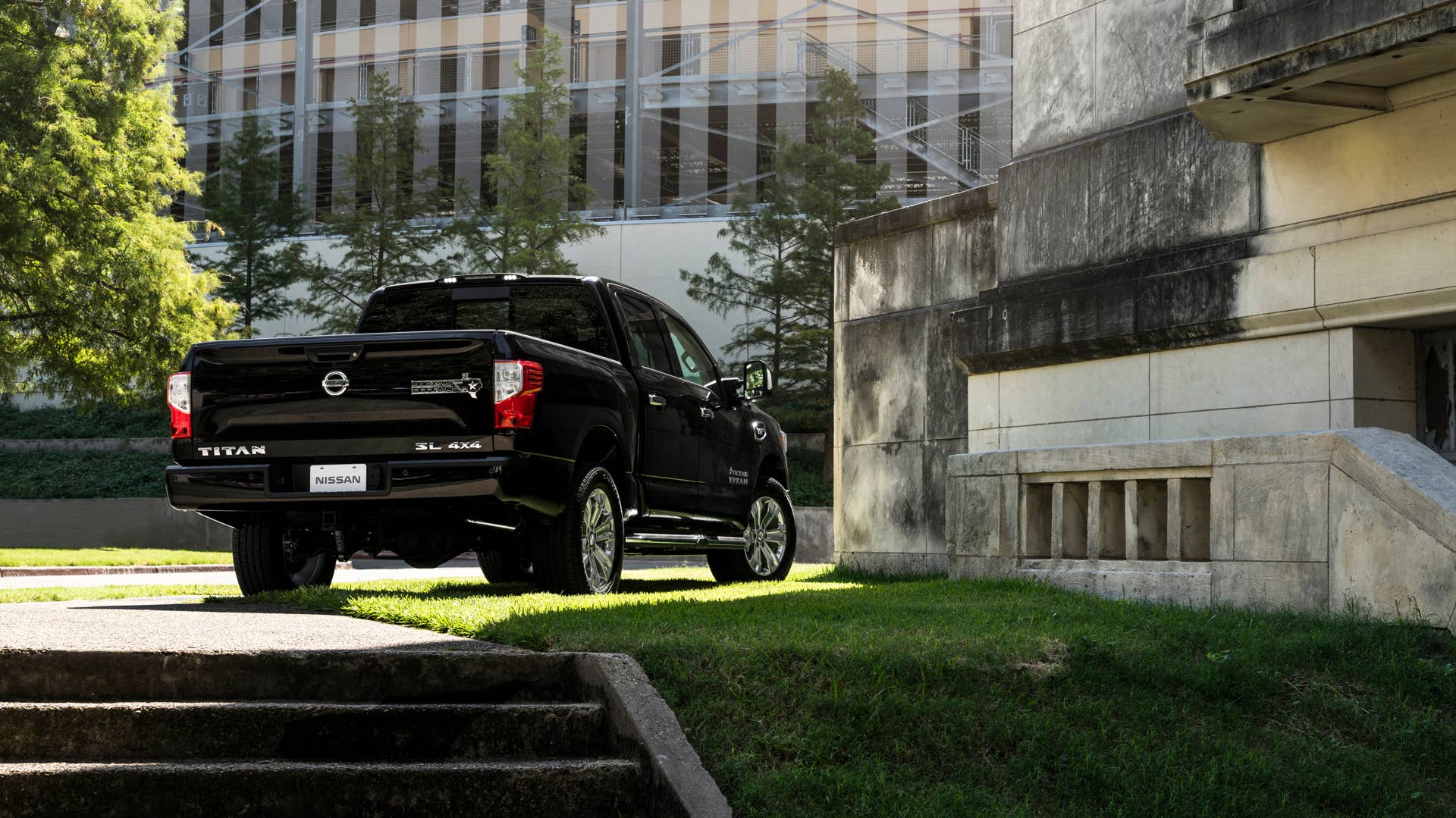 2017 Nissan Texas Titan Rear End Exterior