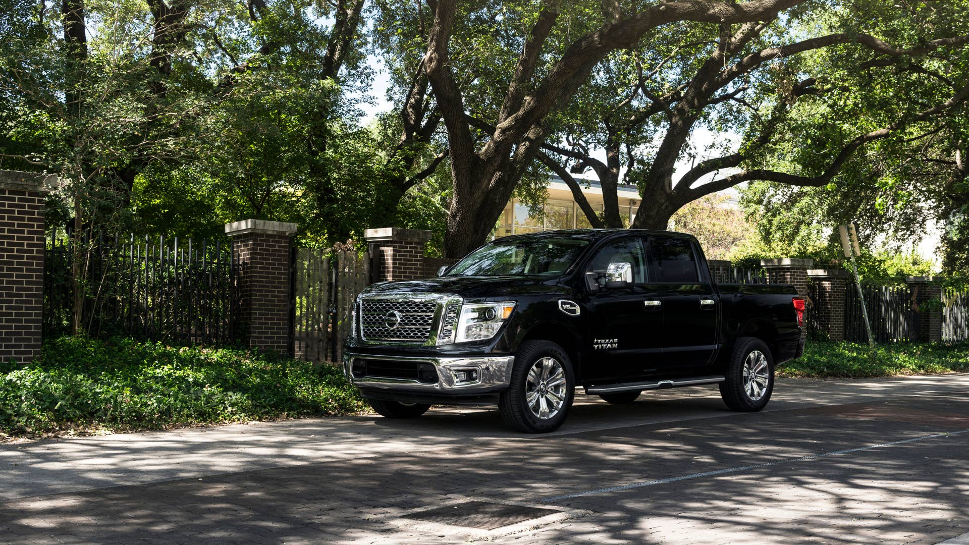 2017 Nissan Texas Titan Front Three Quarter Exterior