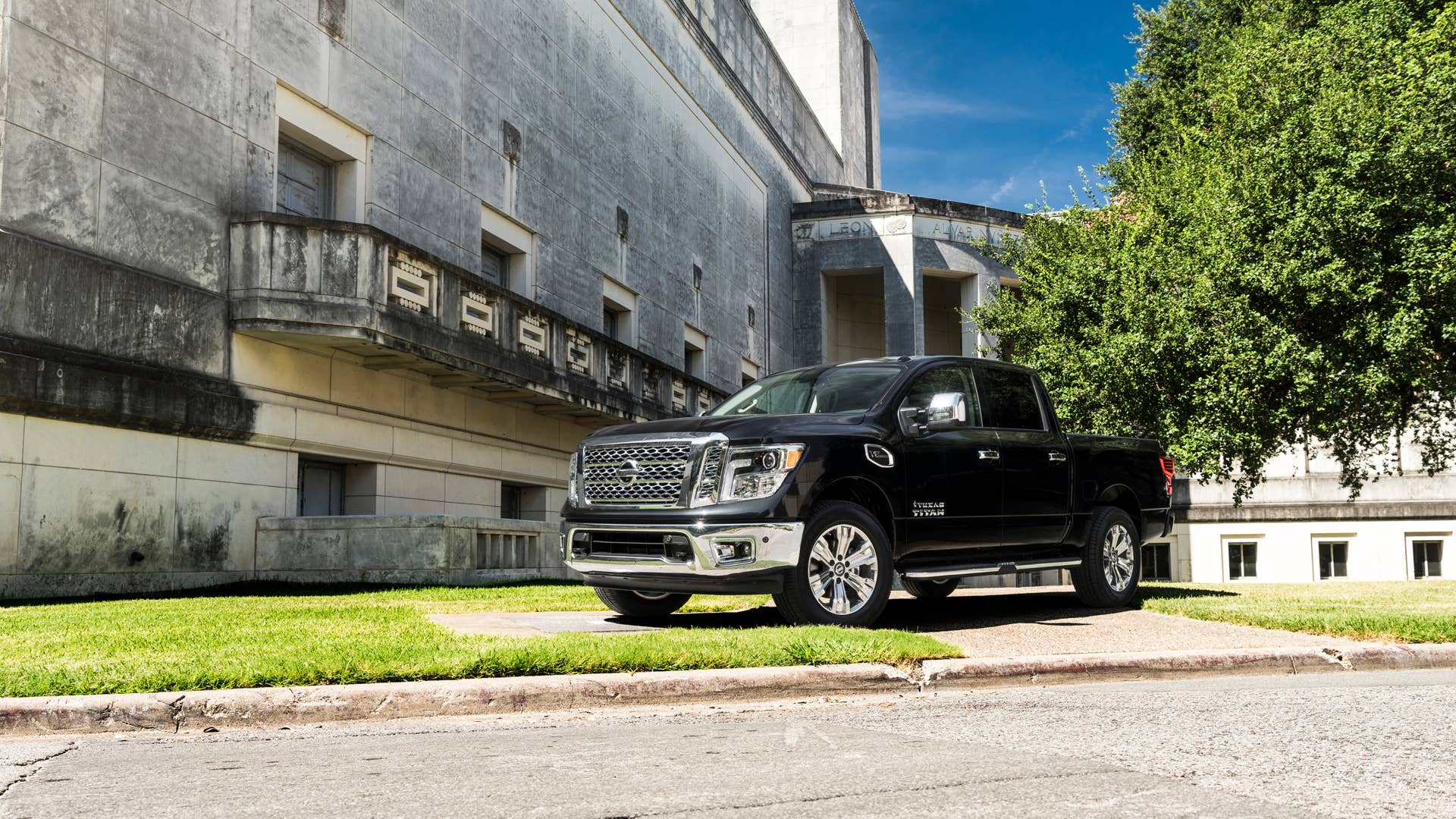 2017 Nissan Texas Titan Front End Exterior