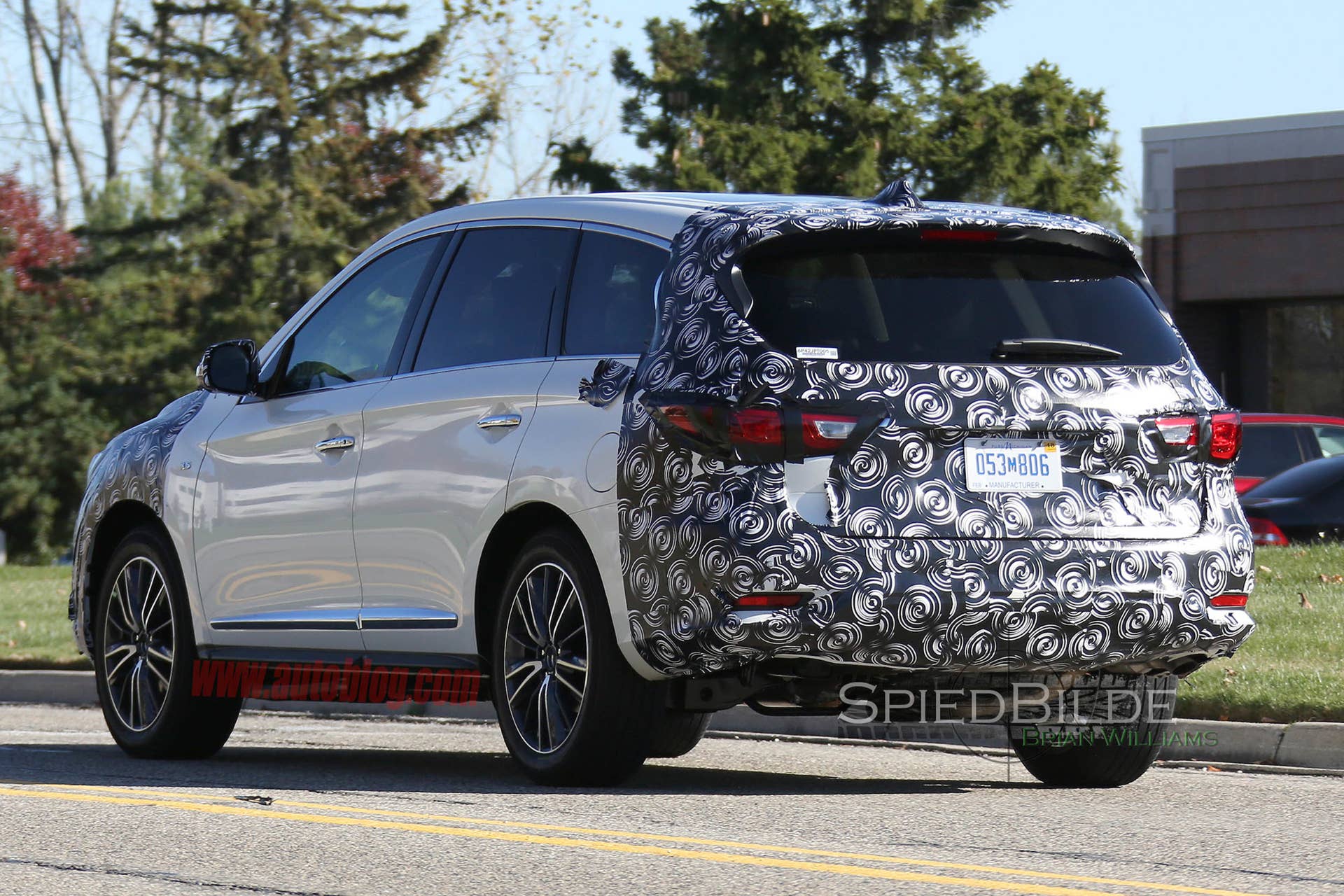 2016 Infiniti QX60 rear 3/4