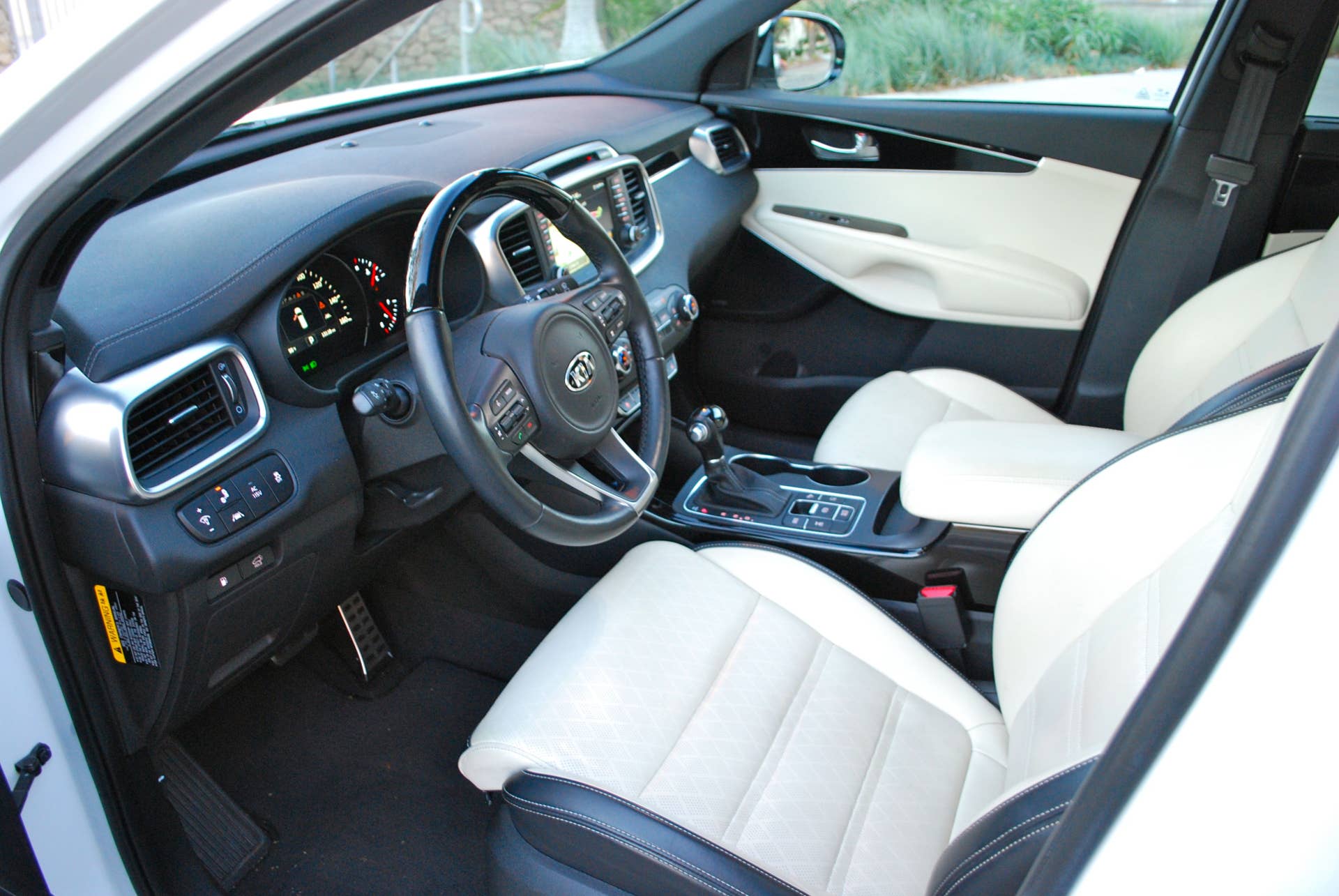 2016 Kia Sorento SXL interior