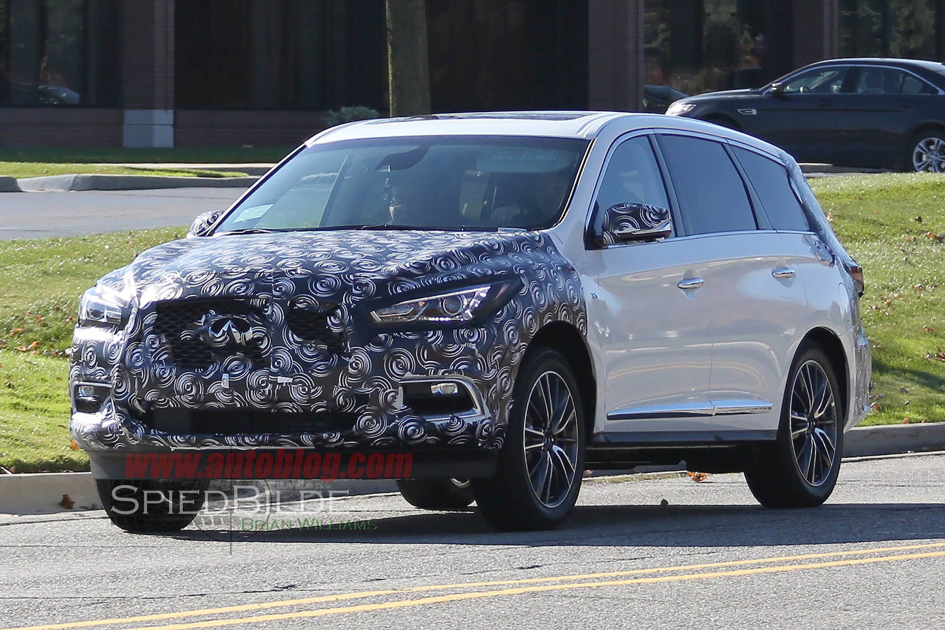 2016 Infiniti QX60 spied front 3/4