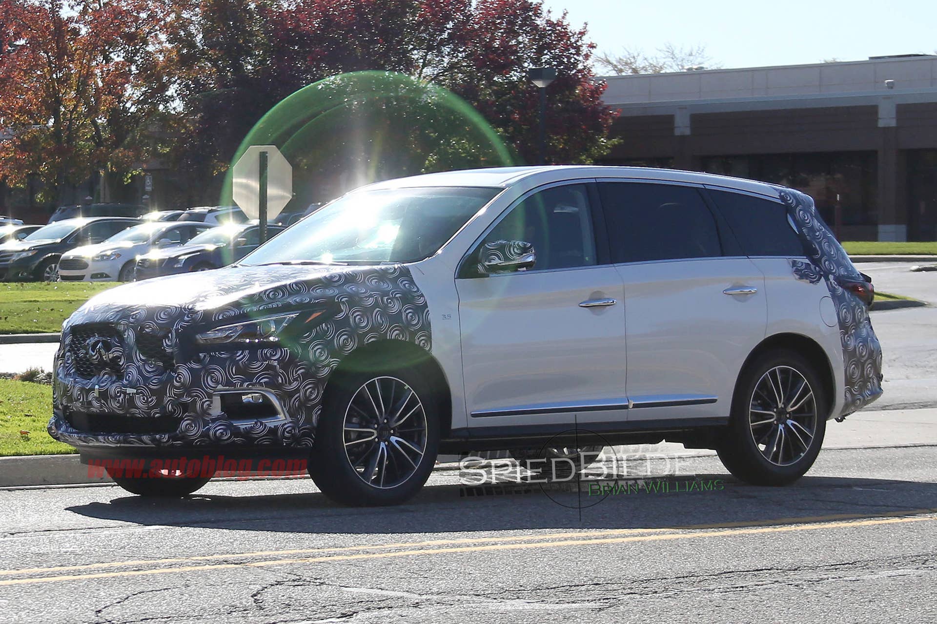Infiniti QX60 spied side front 3/4