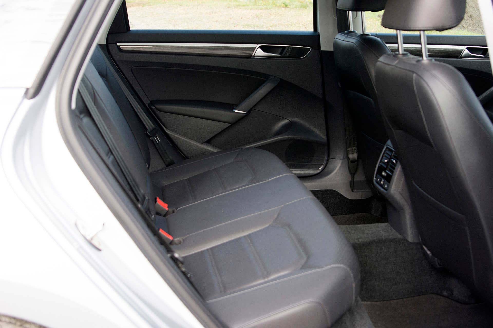 2016 Volkswagen Passat rear seats