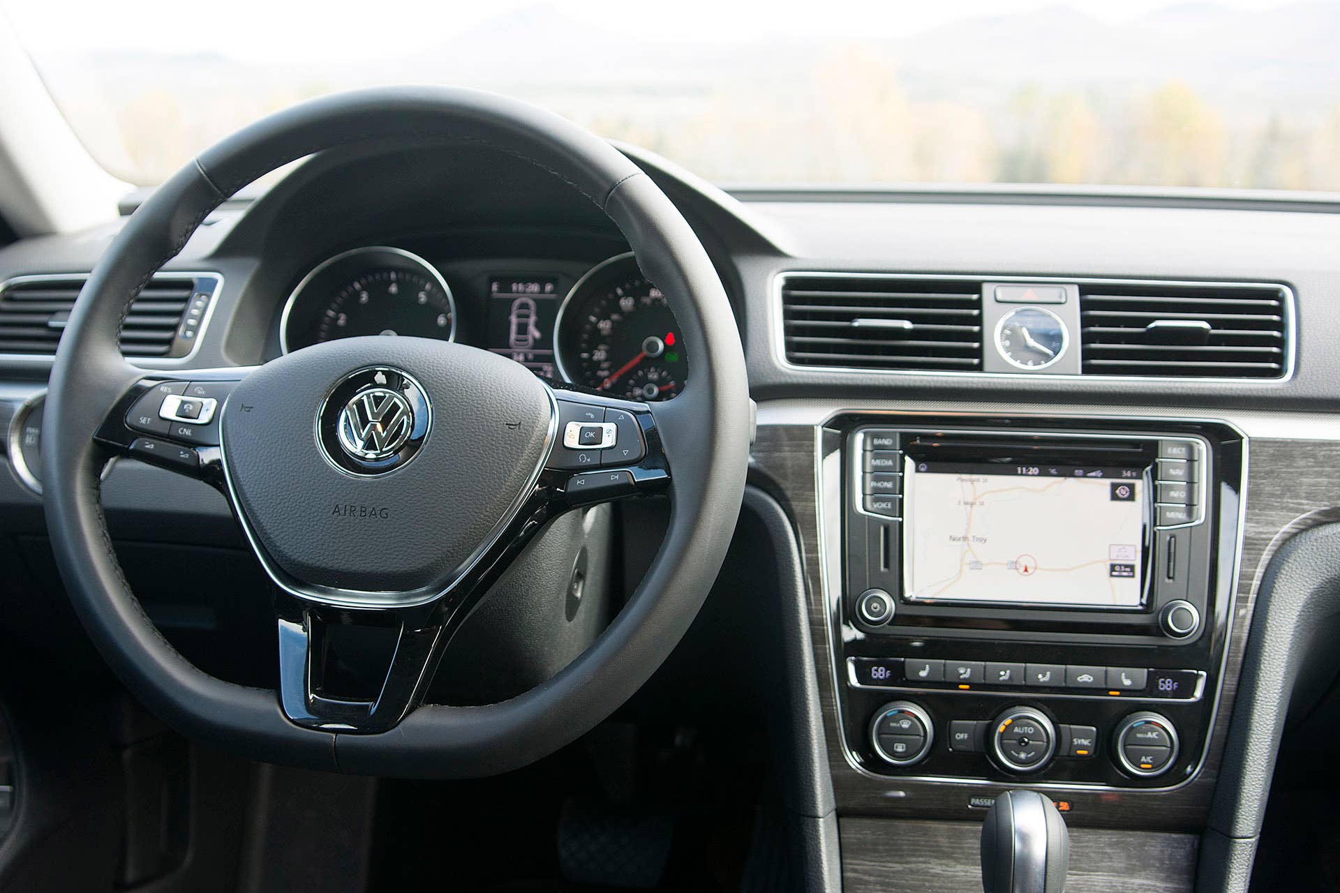 2016 Volkswagen Passat interior