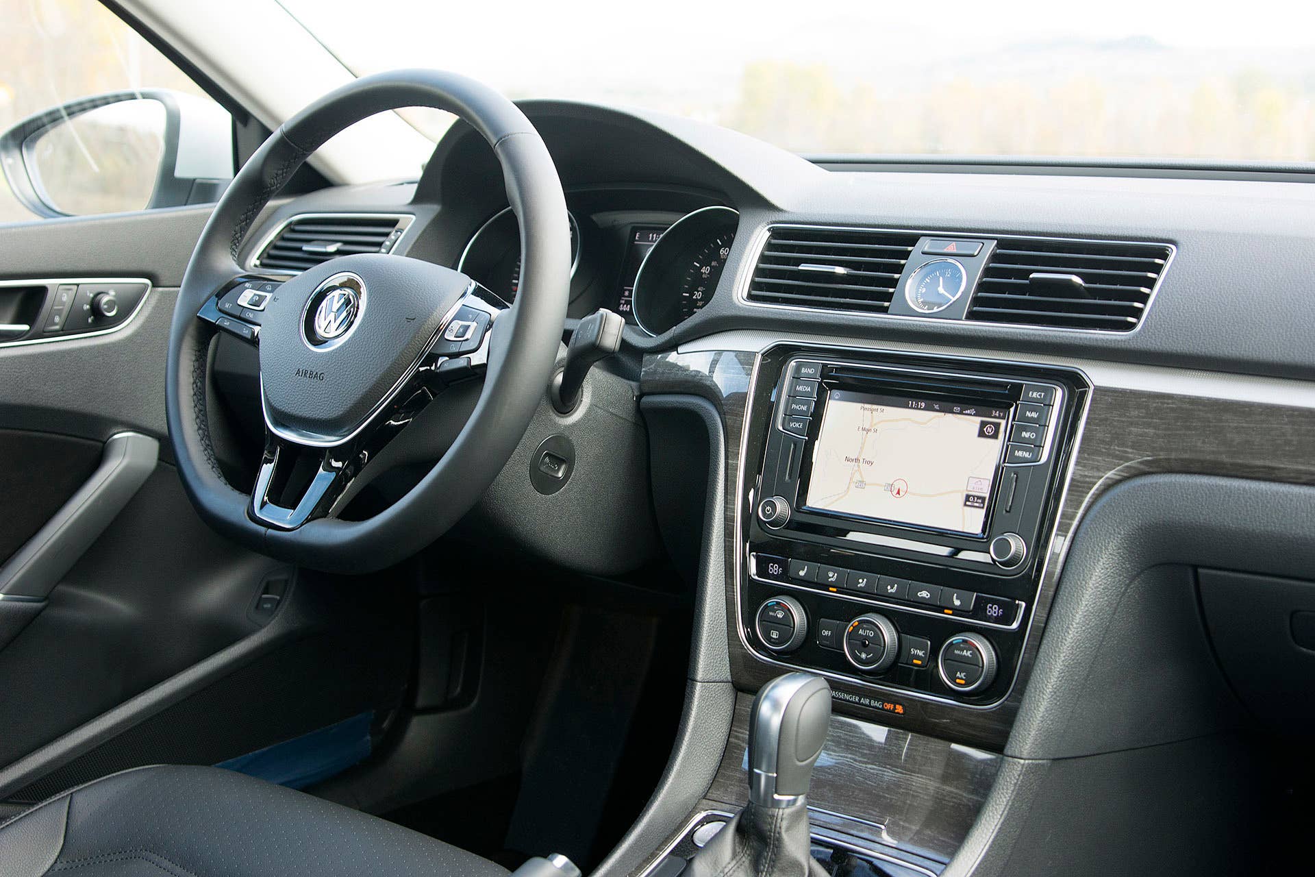 2016 Volkswagen Passat interior