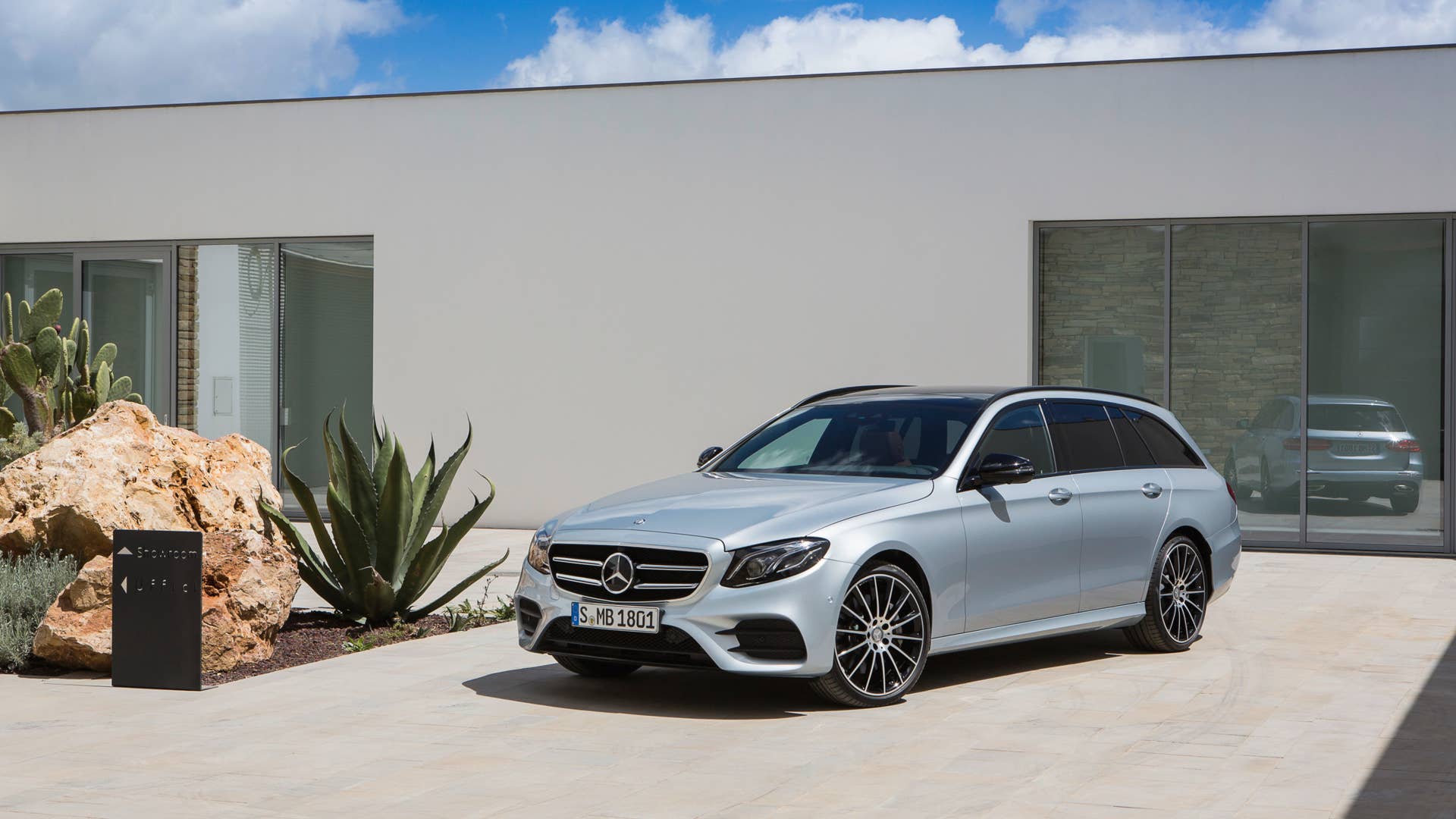2017 mercedes-benz e400 wagon front parked