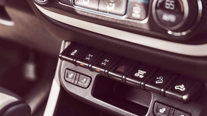 2017 Chevrolet Colorado ZR2 – off-road controls