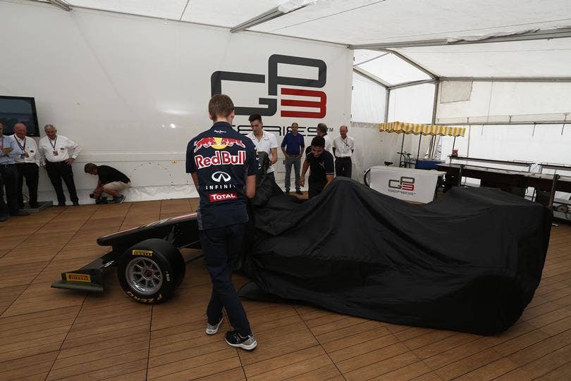 Dallara GP3/16 covered