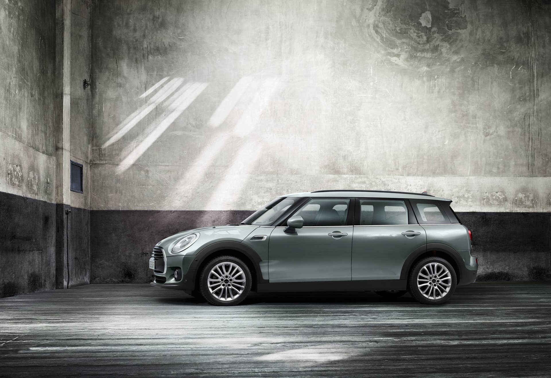 2016 Mini Clubman front side 3/4
