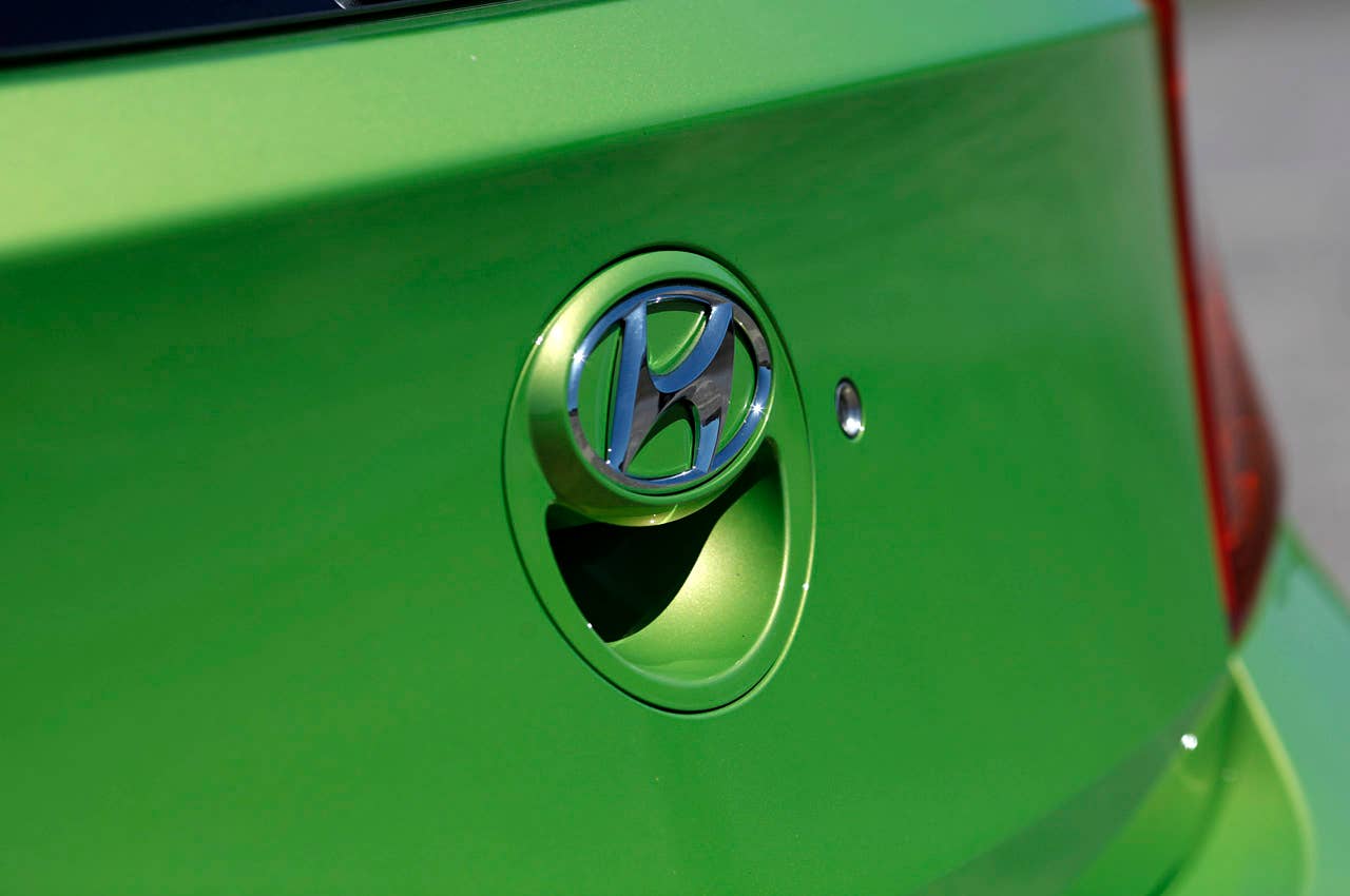 2012 Hyundai Accent Five-Door rear hatch handle