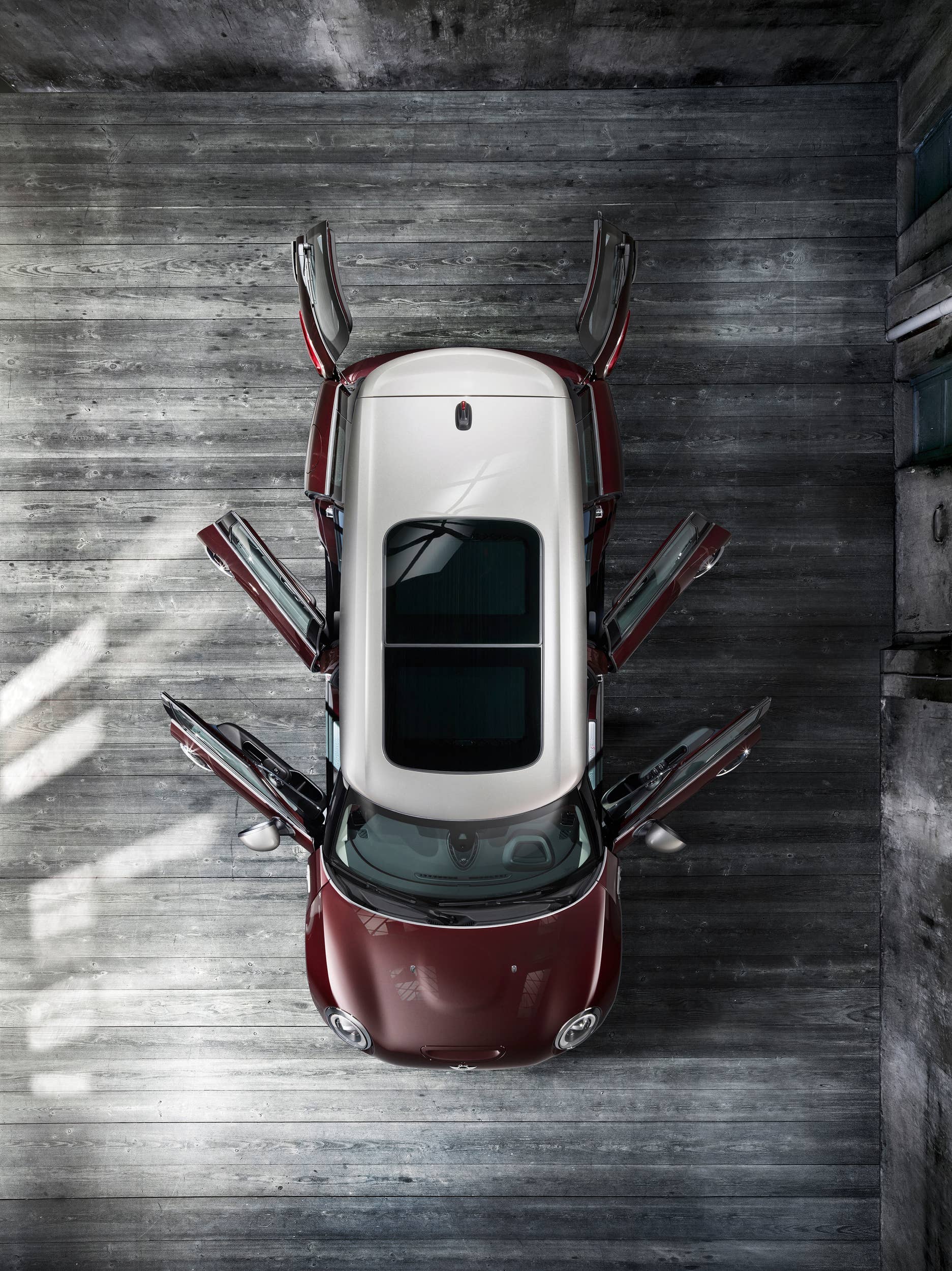 2016 Mini Cooper S Clubman above doors