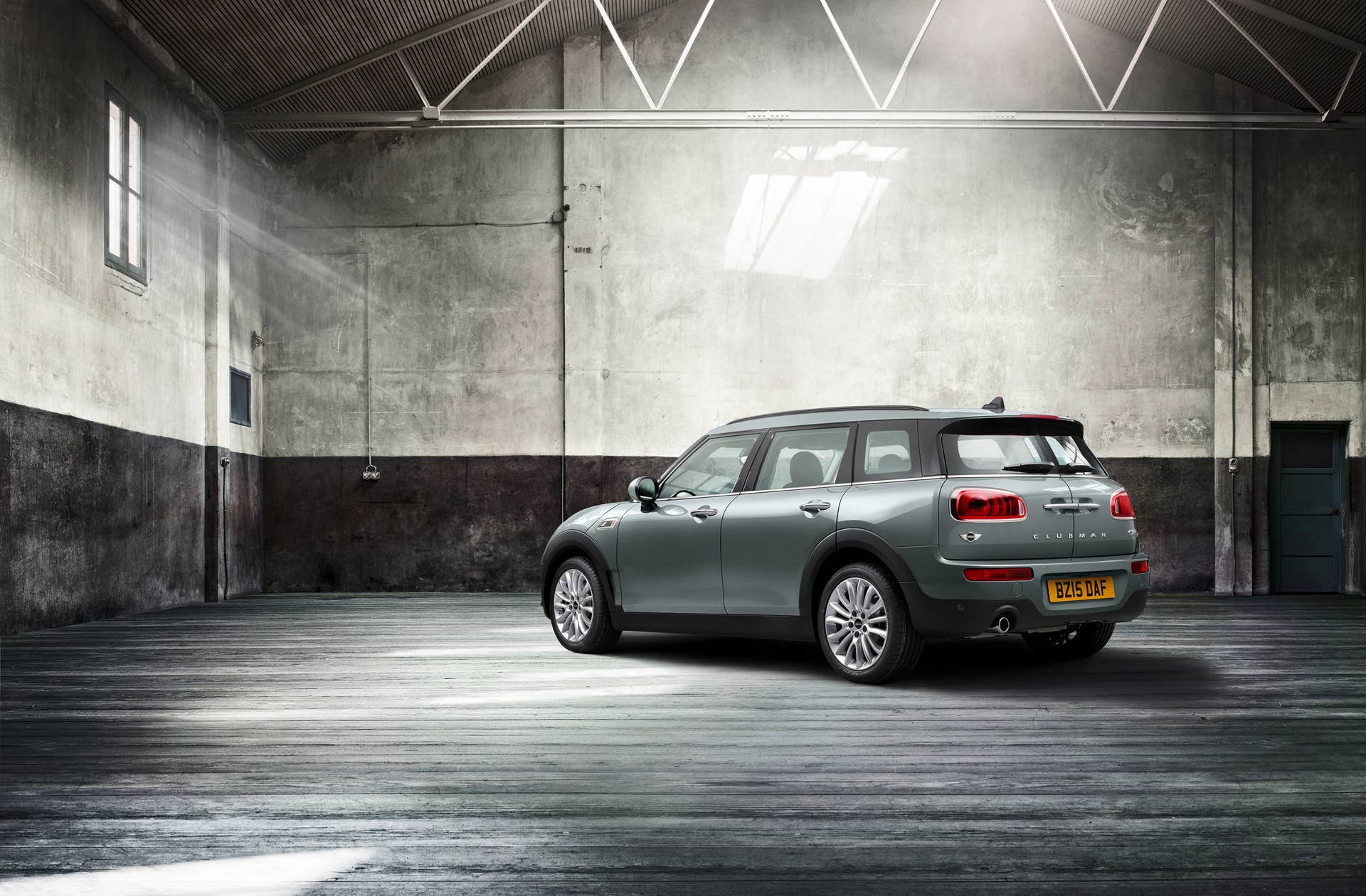 2016 Mini Clubman rear 3/4