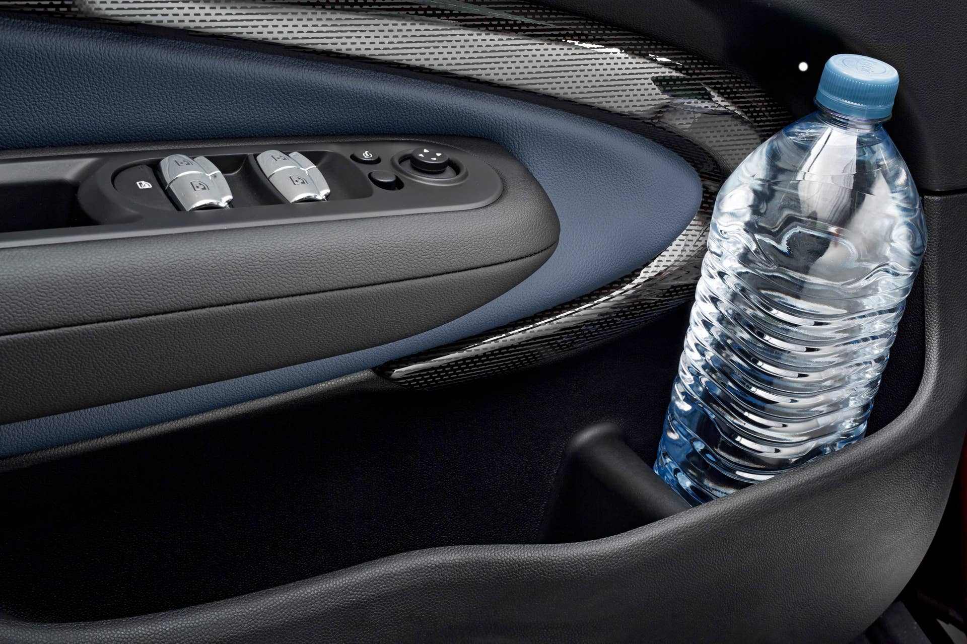2016 Mini Clubman drink holder