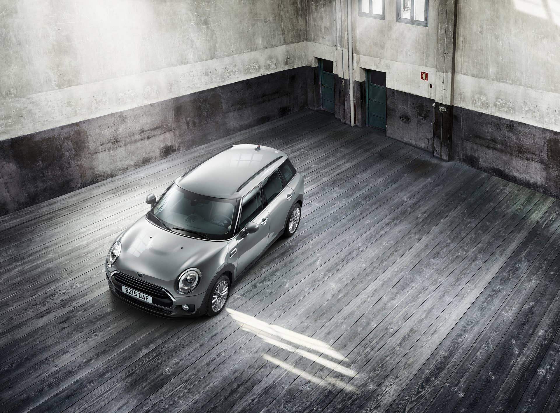 2016 Mini Clubman above front 3/4