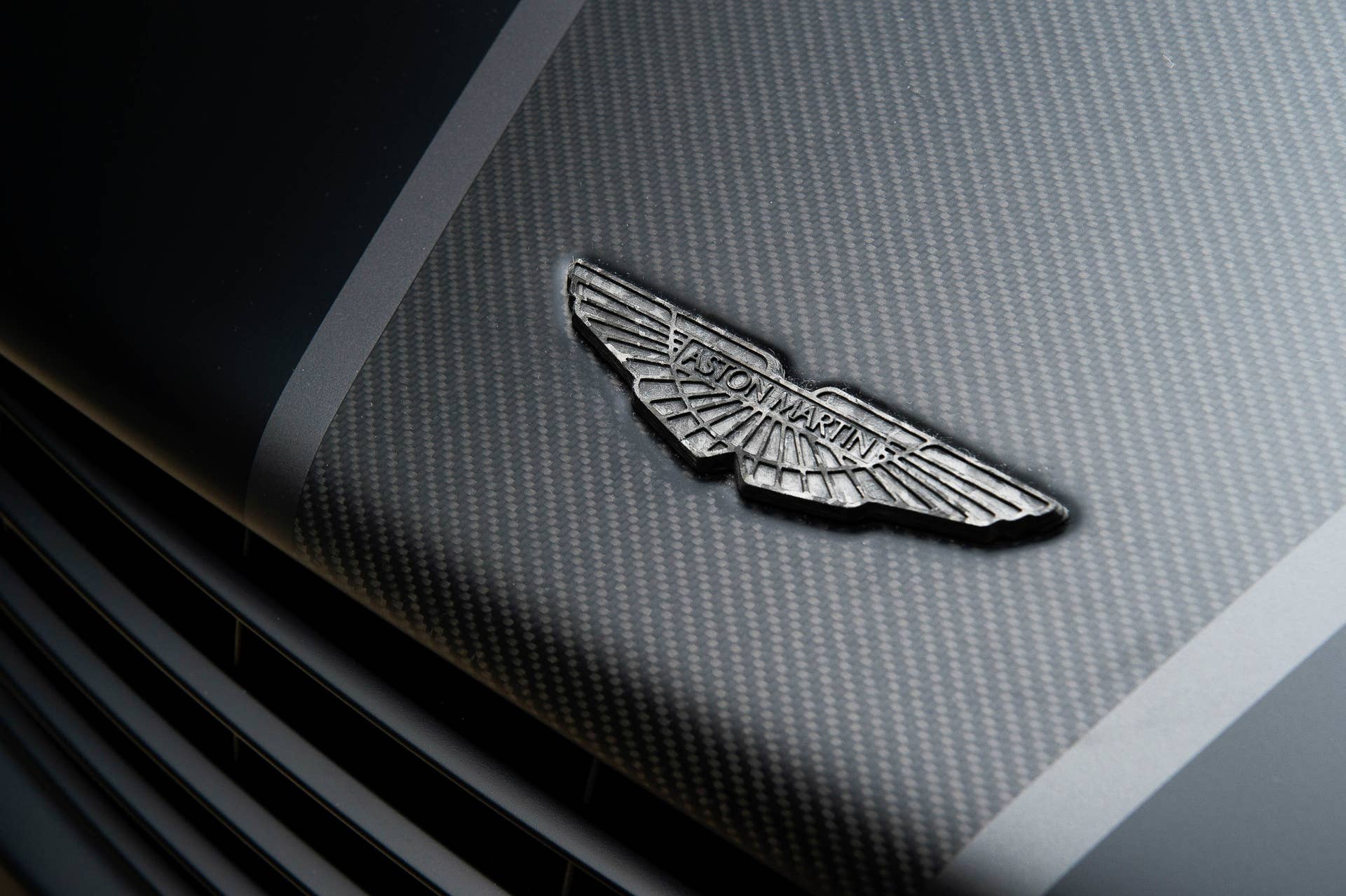Aston Martin Vanquish One of Seven badge