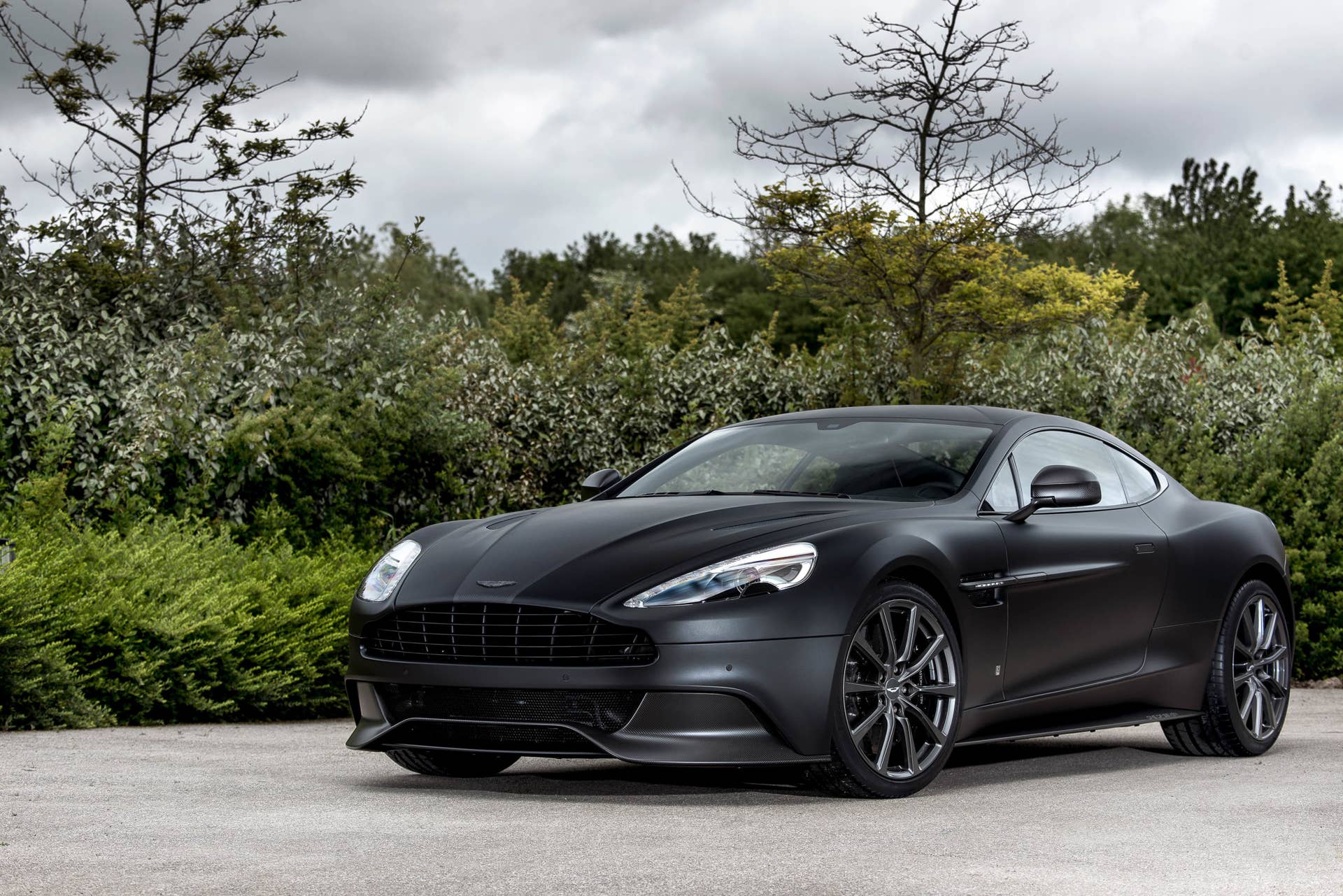 Aston Martin Vanquish One of Seven front 3/4
