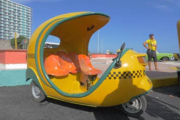 How to Catch a Cab in Cuba