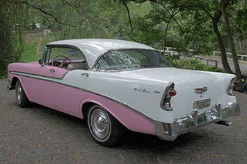 How to Catch a Cab in Cuba