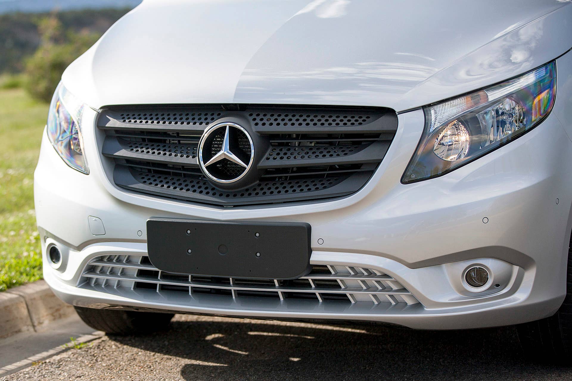 2016 Mercedes-Benz Metris grille