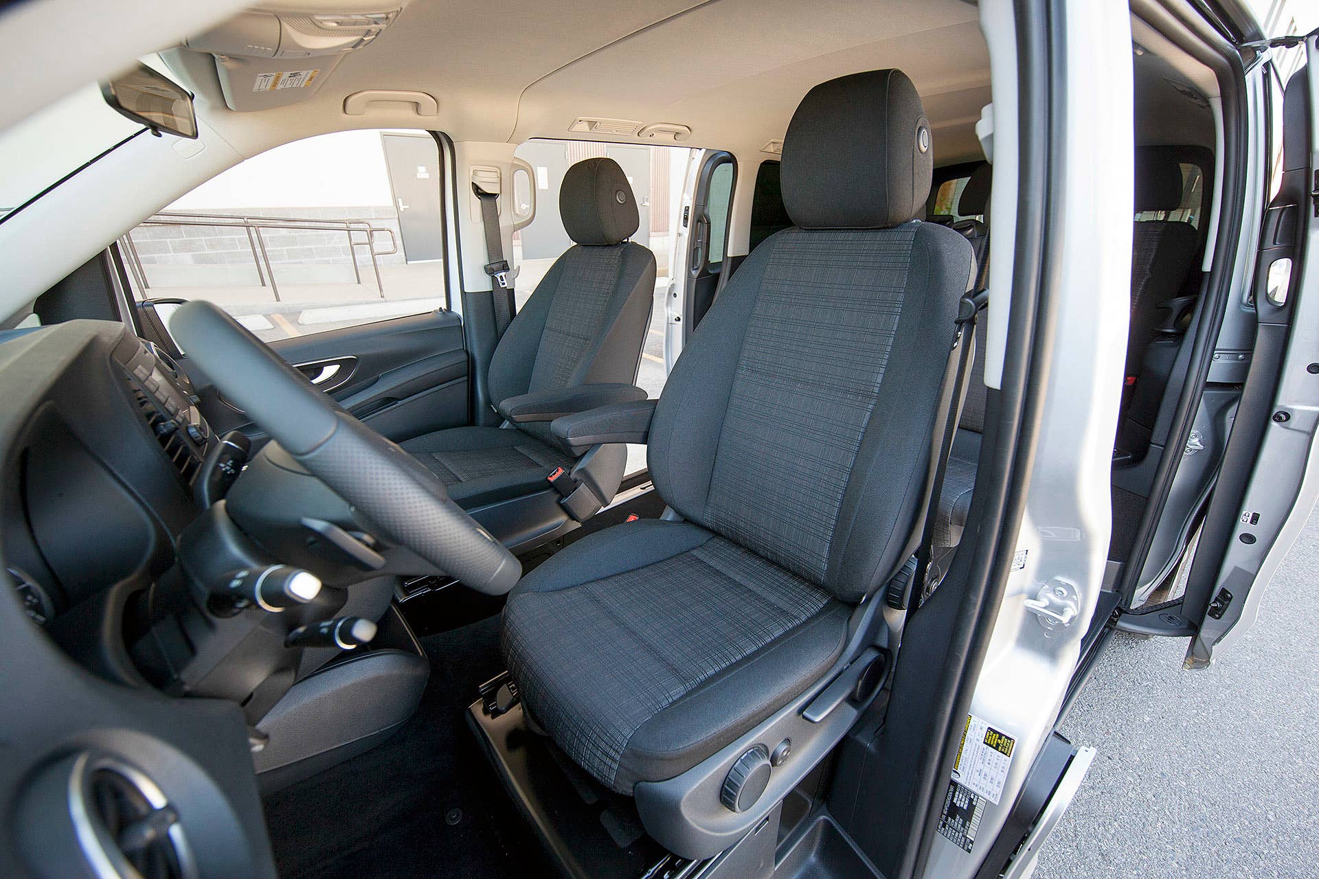 2016 Mercedes-Benz Metris front seats