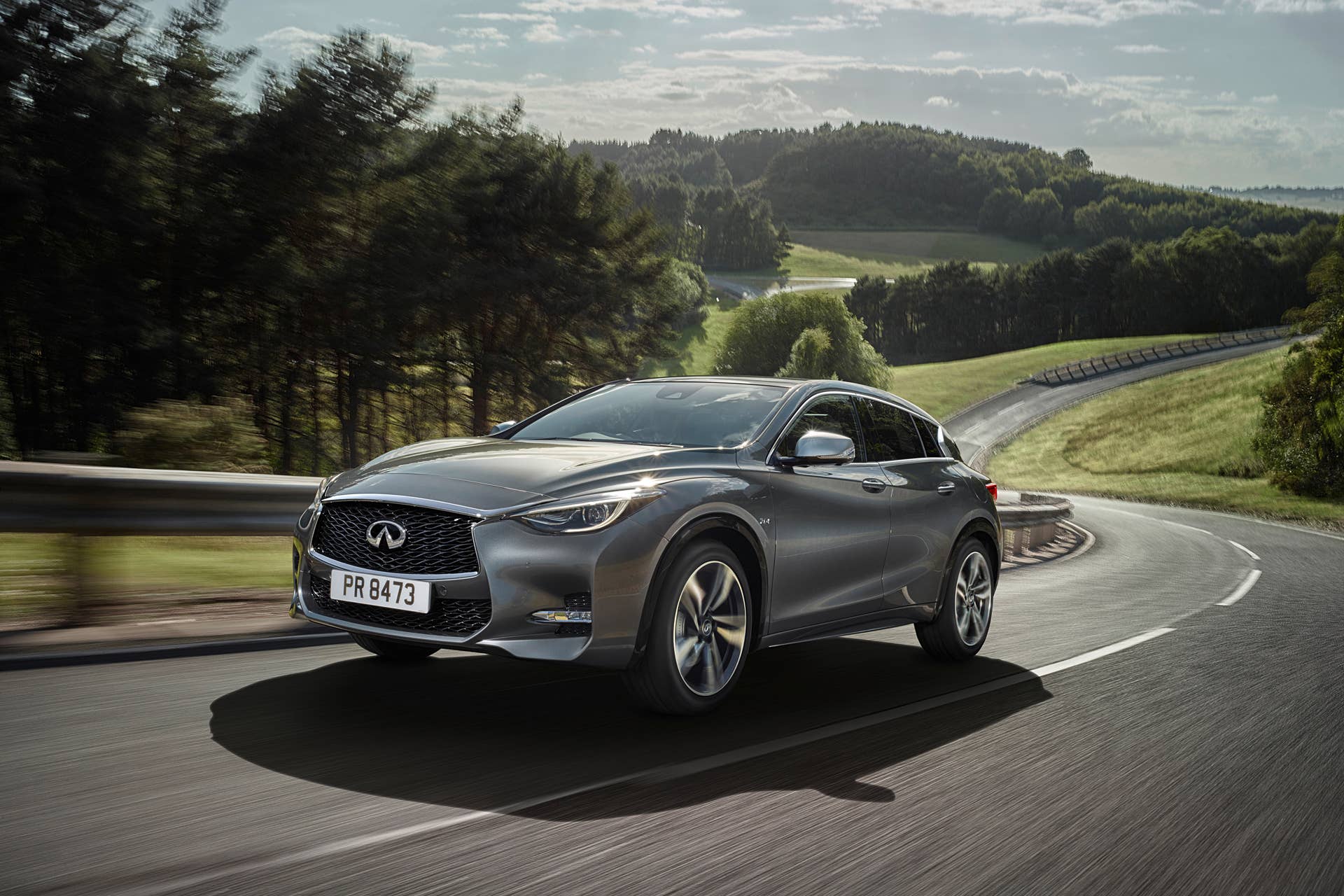 infiniti q30 2017 front corner millbrook