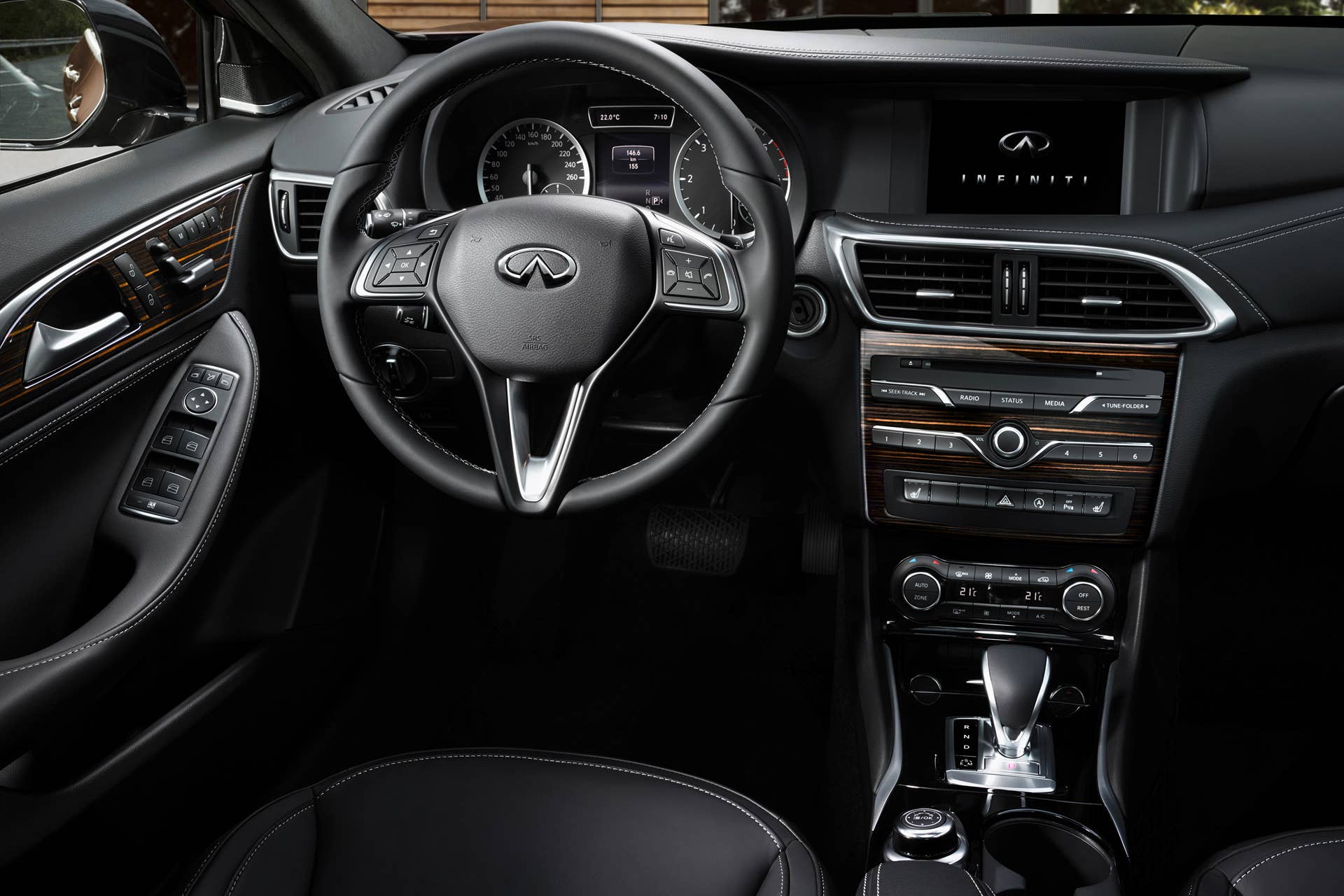 interior q30 infiniti cabin mercedes a-class