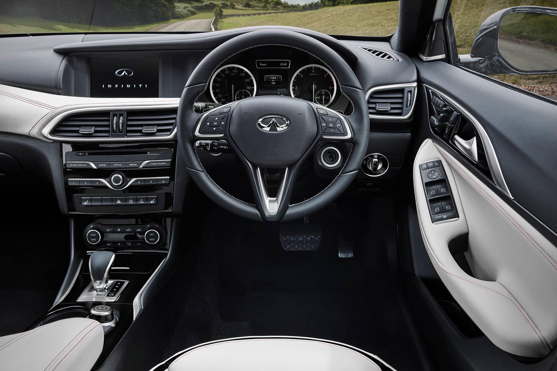 q30 infiniti cabin interior right hand drive leather