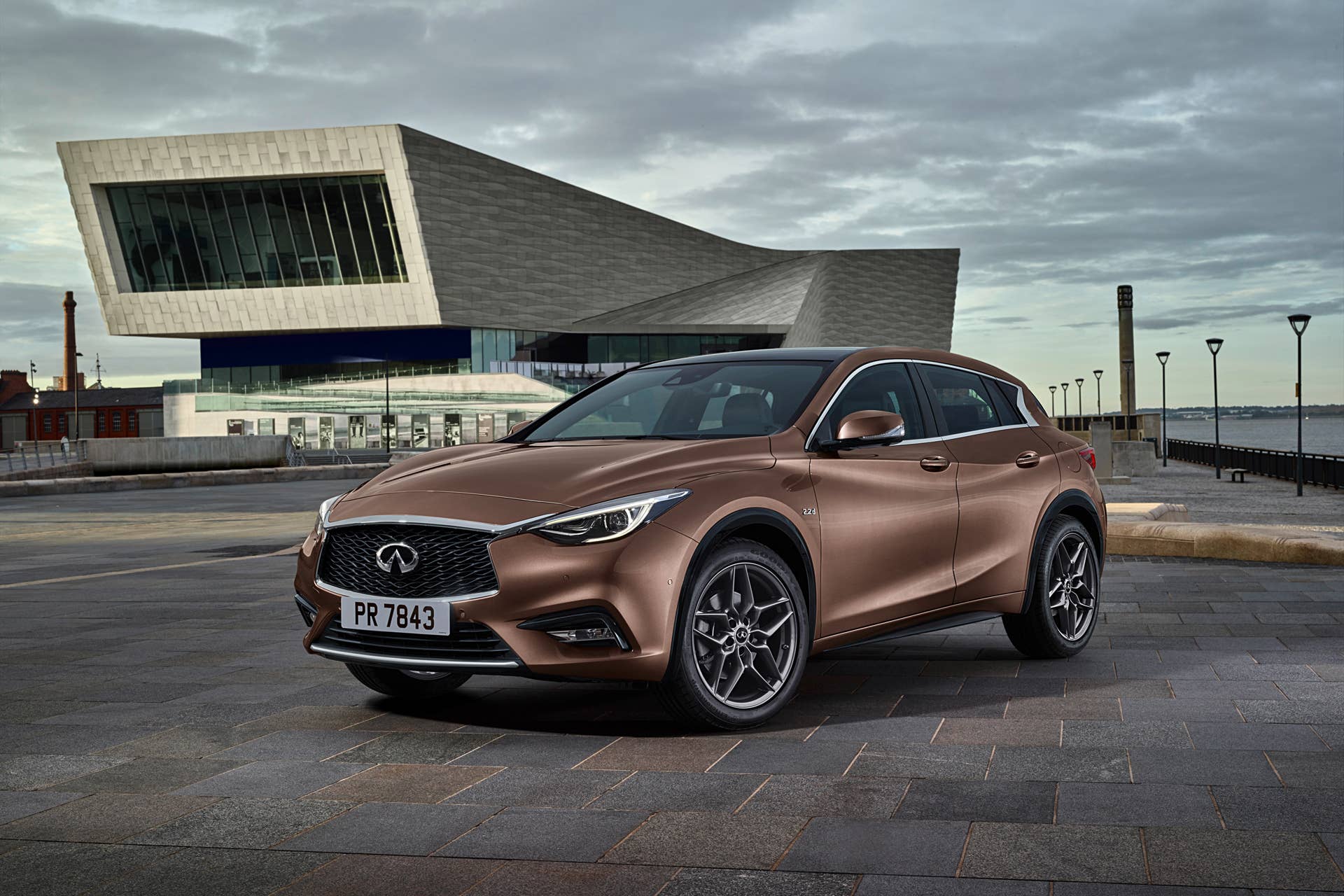 q30 infiniti building front copper debut frankfurt