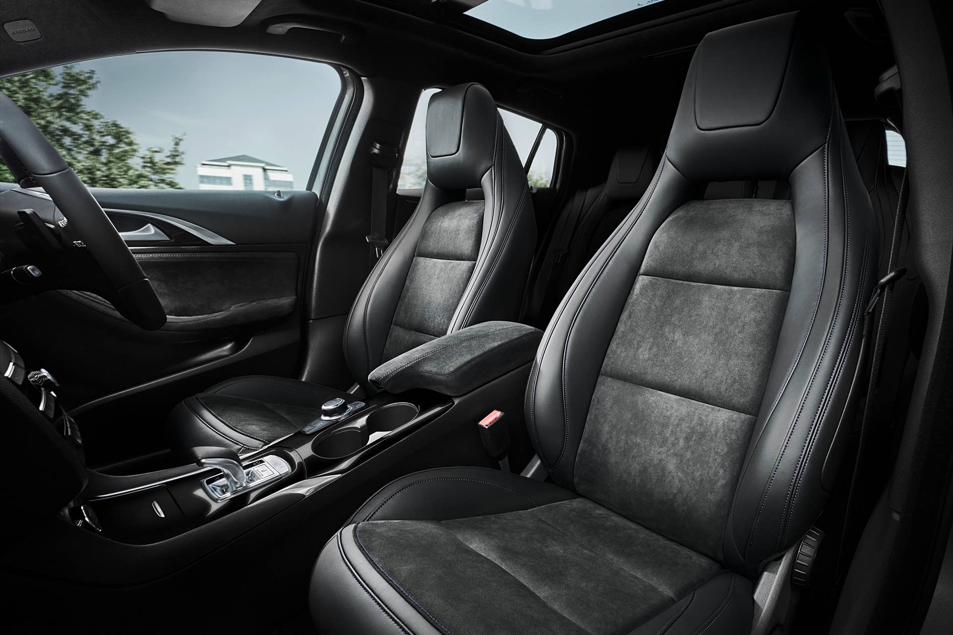 sport seats interior cabin q30 infiniti debut