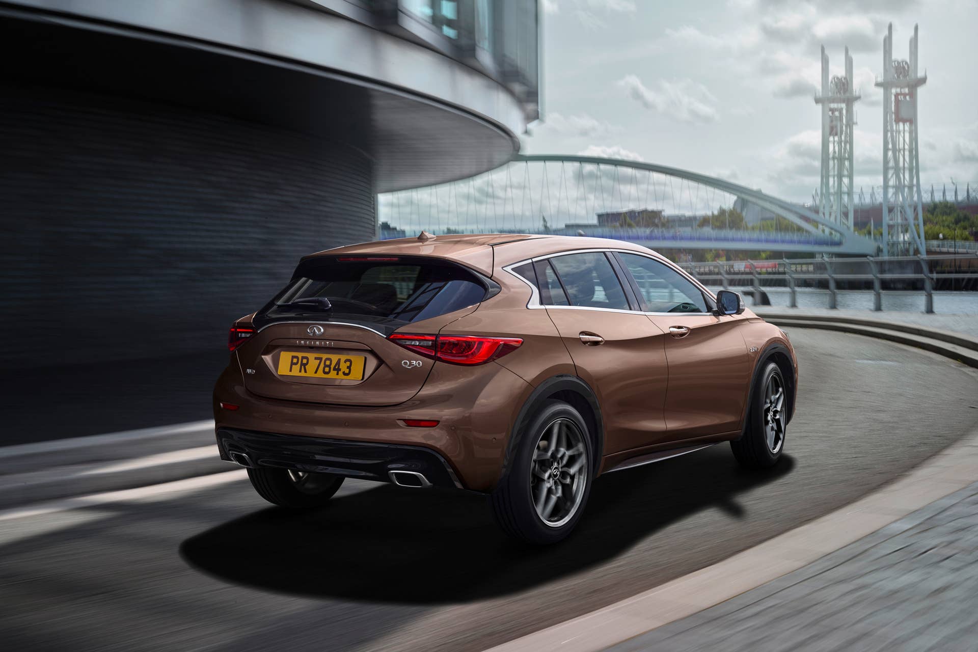 q30 rear bridge corner turning infiniti 2017