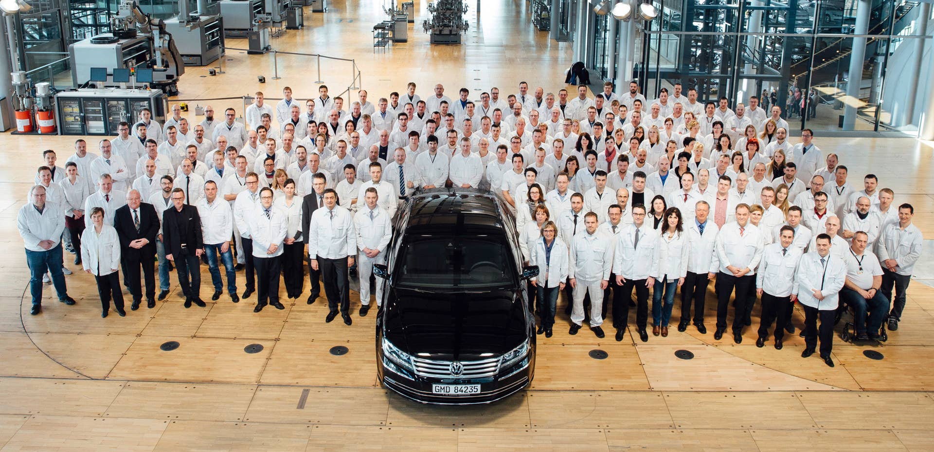 Final Volkswagen Phaeton at Transparent Factory