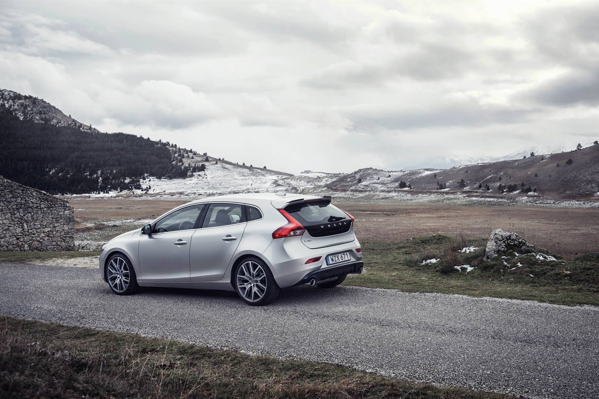 Polestar Performance Parts Volvo V40 rear 3/4 static