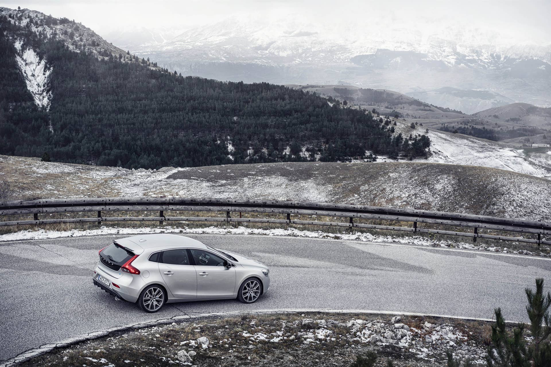 Polestar Performance Parts Volvo V40 road