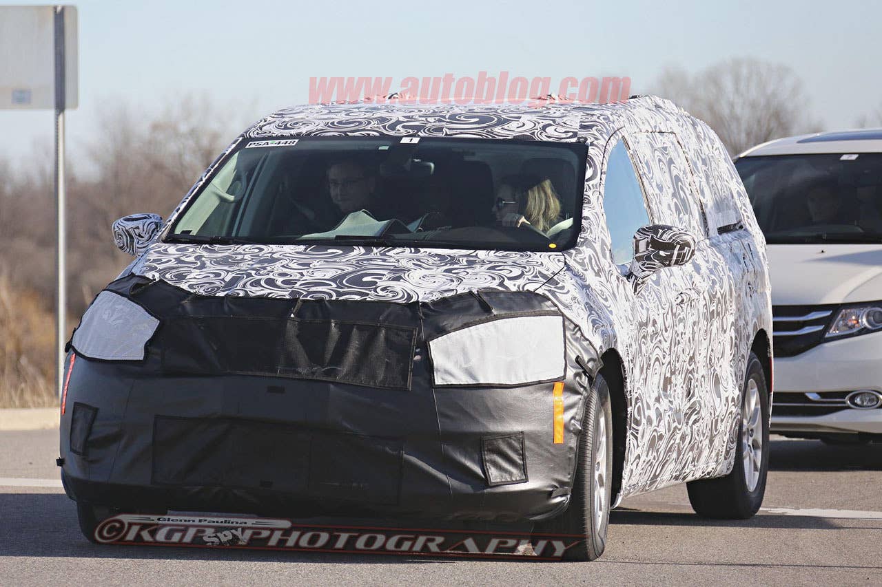 2017 chrysler town and country front end