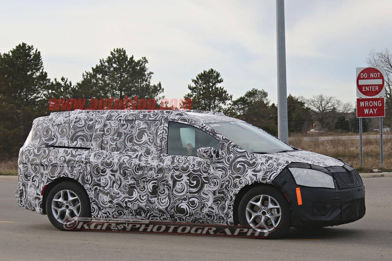 2017 chrysler town and country side
