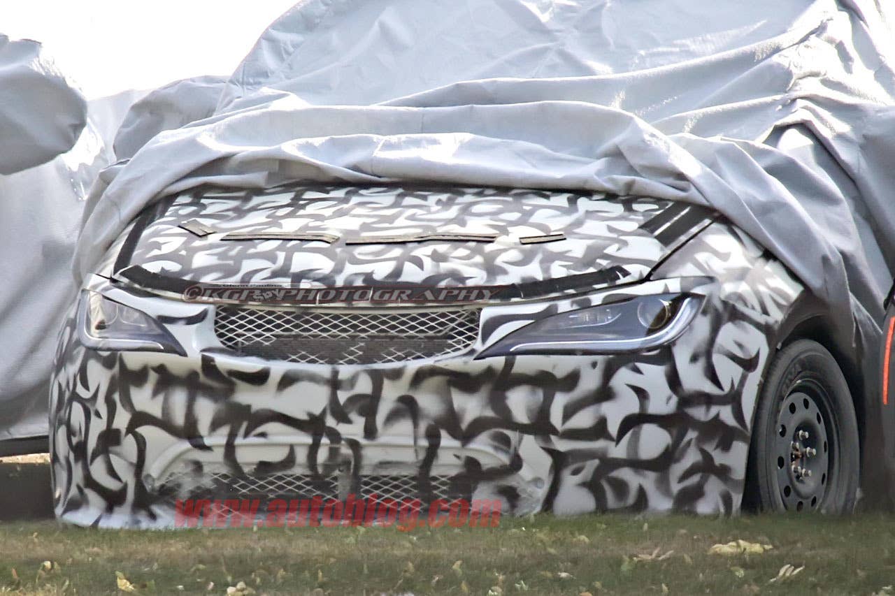 2017 chrysler town and country grille detail