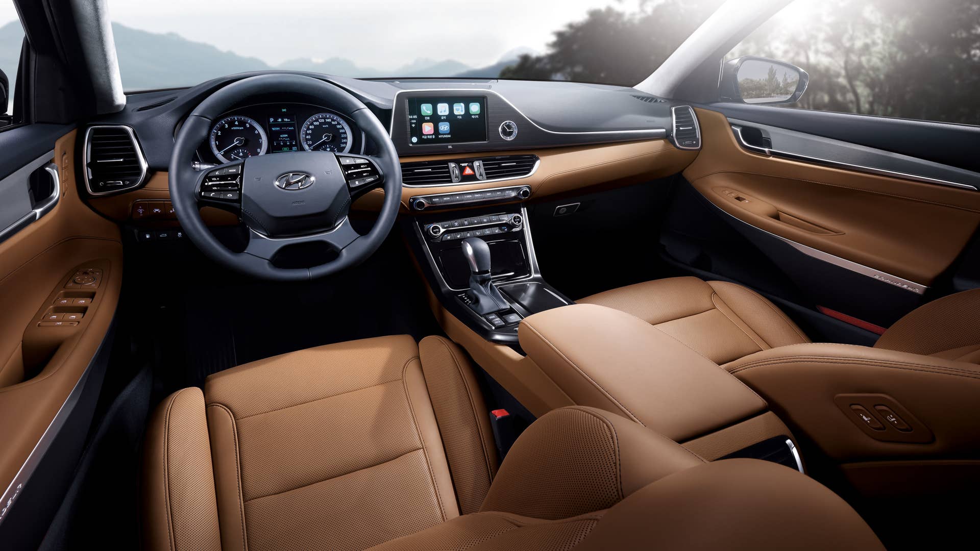 2018 Hyundai Azera interior